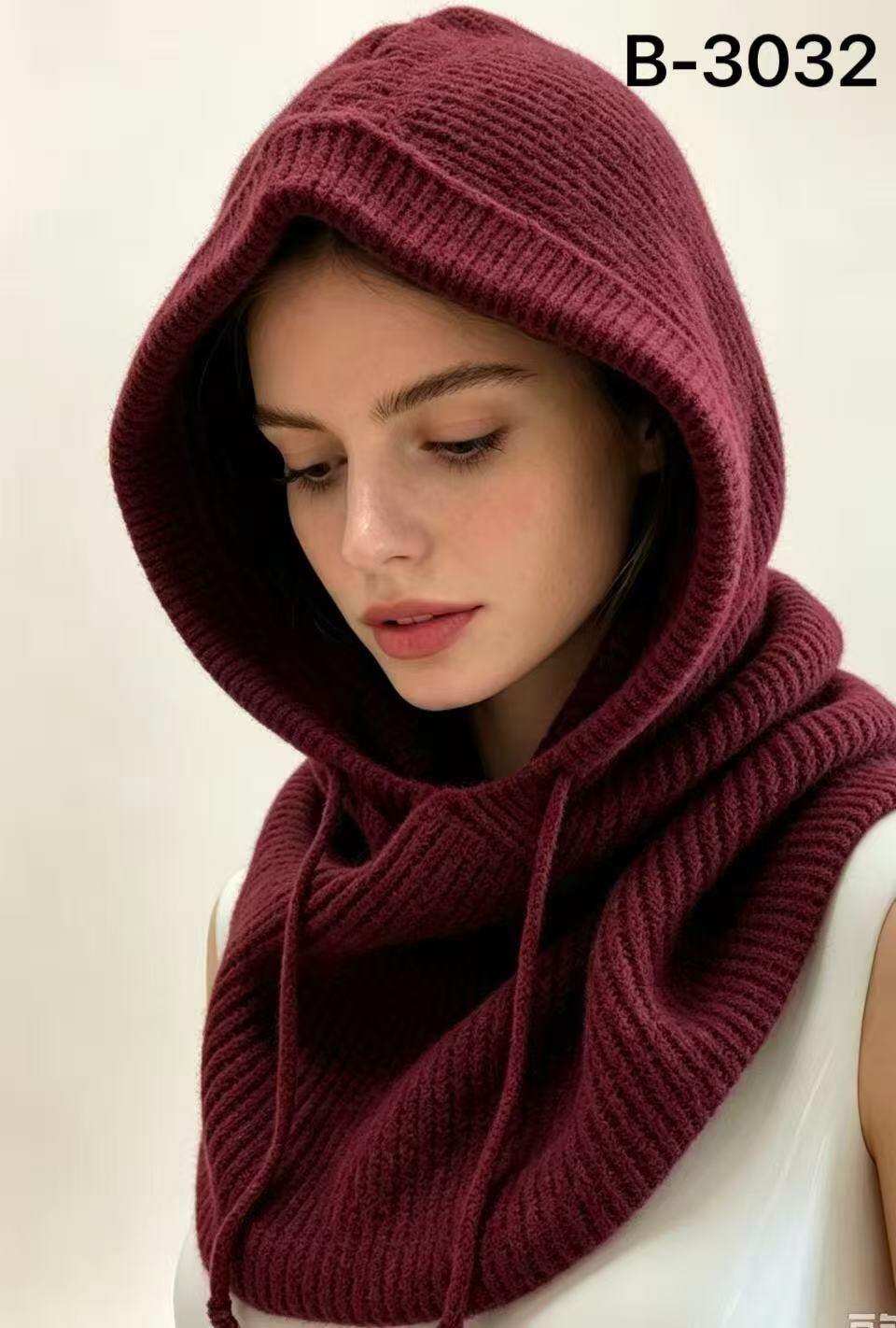 Grossiste MONTE ALPI - CAGOULE EN MAILLE AVEC CORDON DÉCOLLETÉ DRAPÉ TISSU DOUX CHAUD LIGNE FLUIDE