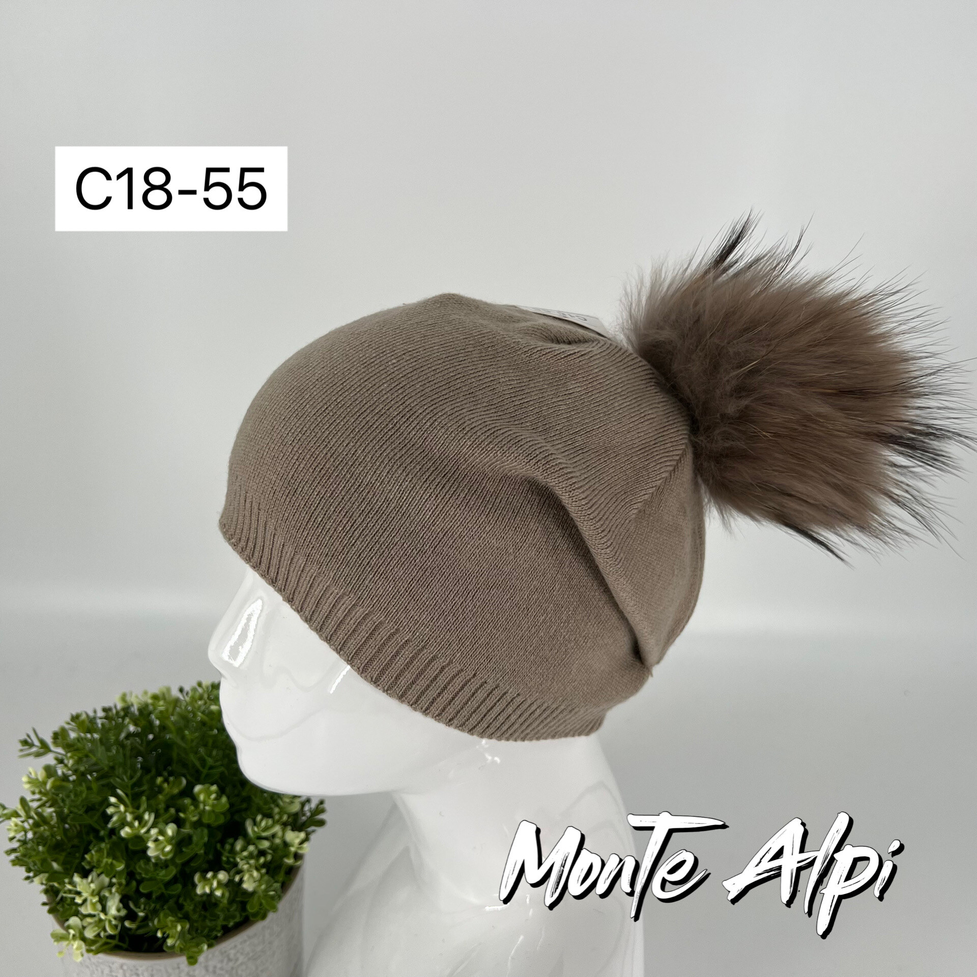 Mayorista MONTE ALPI - GORRO DE PUNTO CON POMPÓN PELUDO BORDE ACANALADO SUAVE Y CÁLIDO