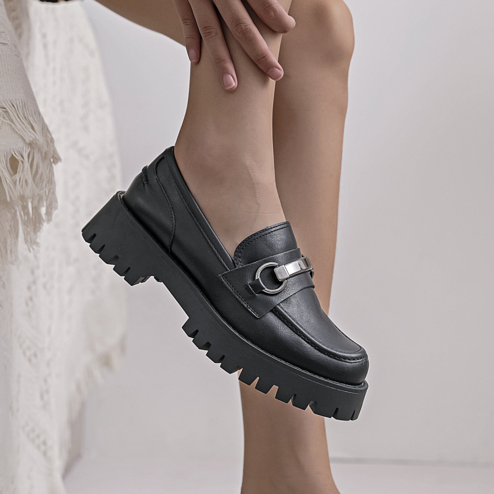 Grossiste Moow - DERBY EN SIMILI CUIR AVEC BOUCLE METALIQUE