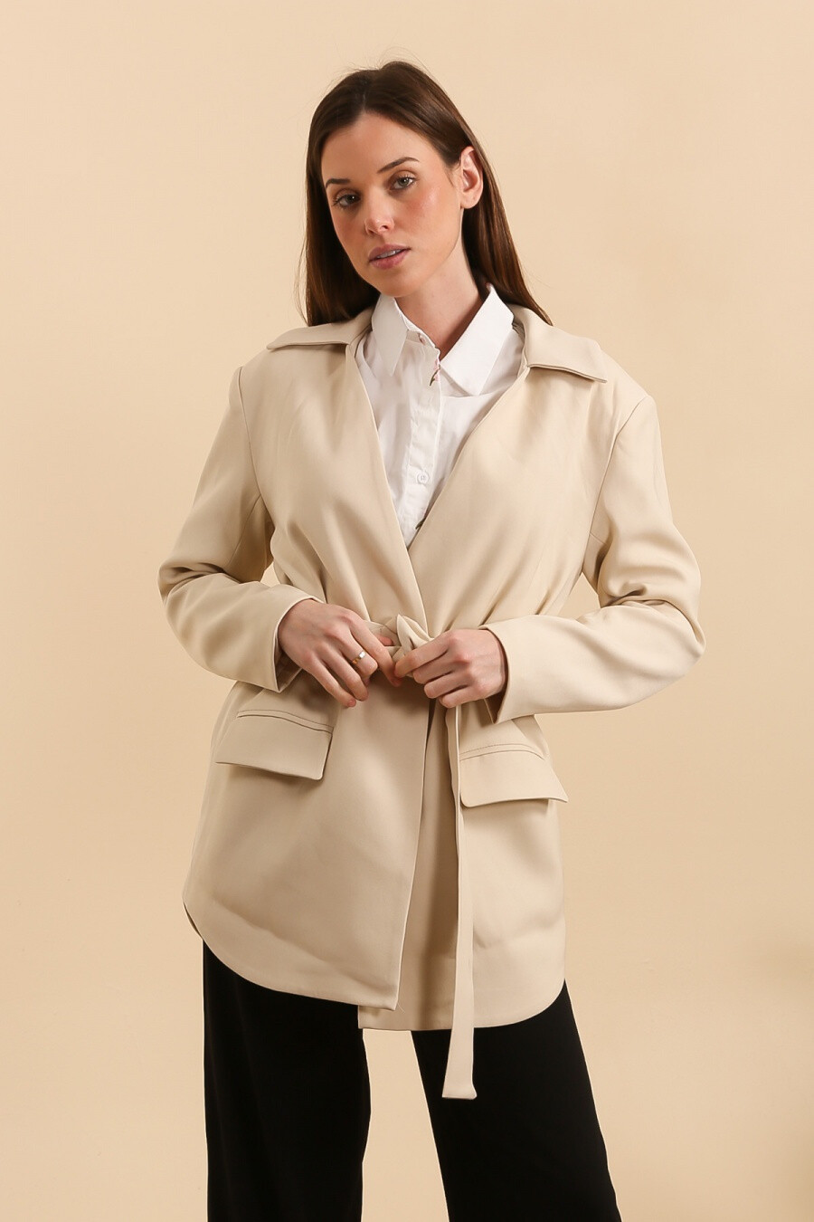 Wholesaler MOOYA - Blazer chic with removable belt