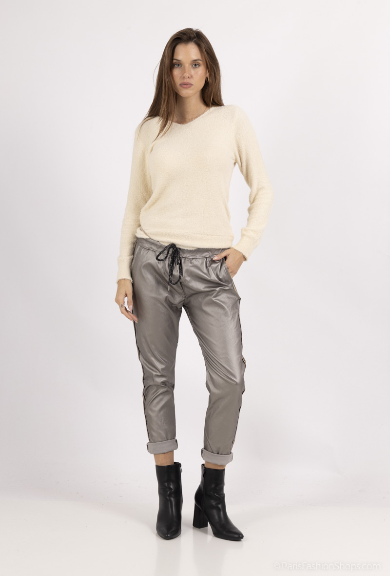 Grossiste Elissa - Pantalon couleur métalisé détails sequin taille élastique