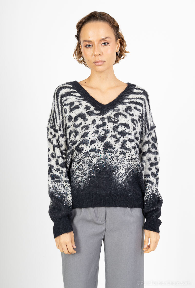 Wholesaler MOZZAAR FOREVER - Wool sweater, V-neck, sequin leopard design