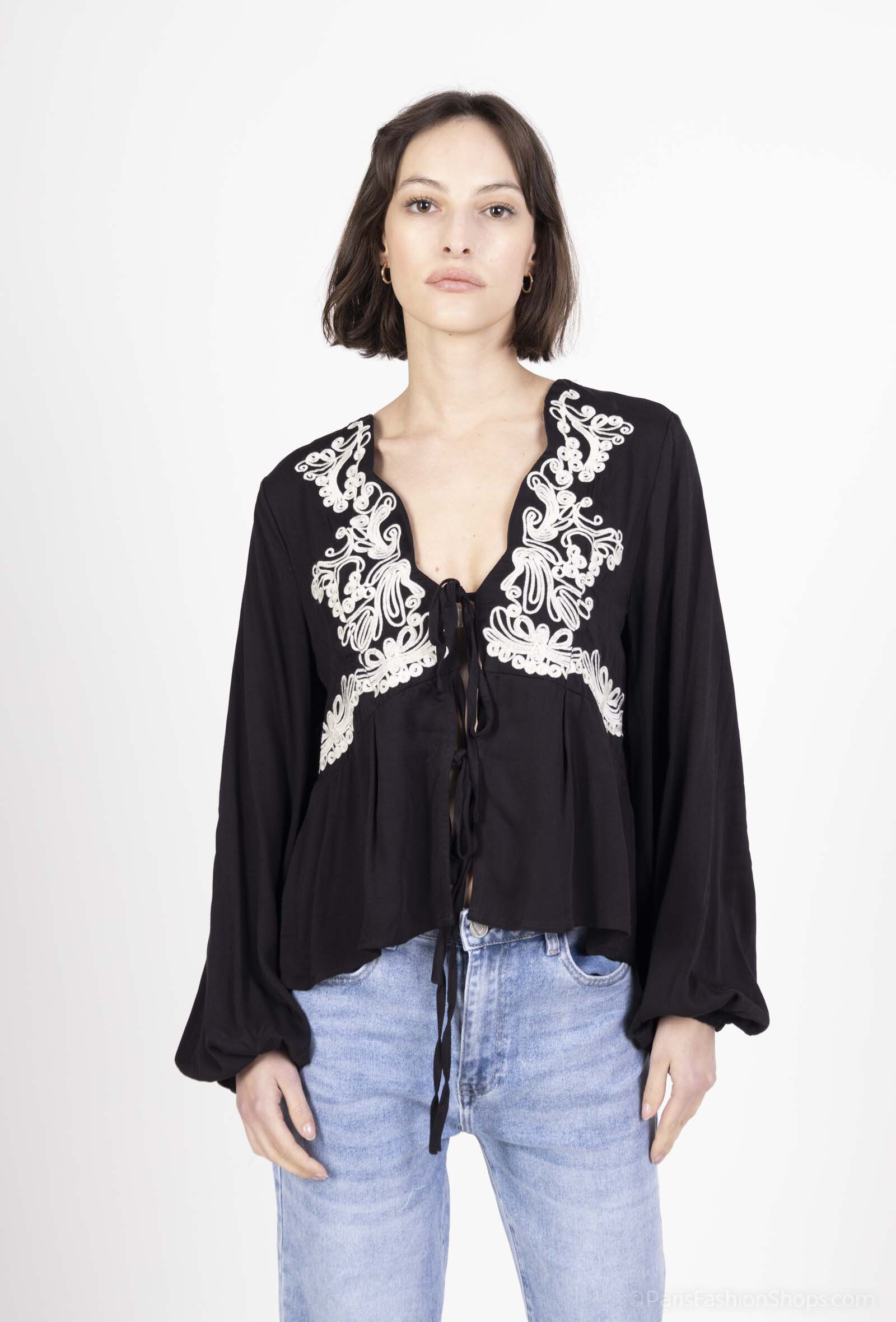 Wholesaler MOZZAAR FOREVER - Open long neck handle t-shirt, with Borderie