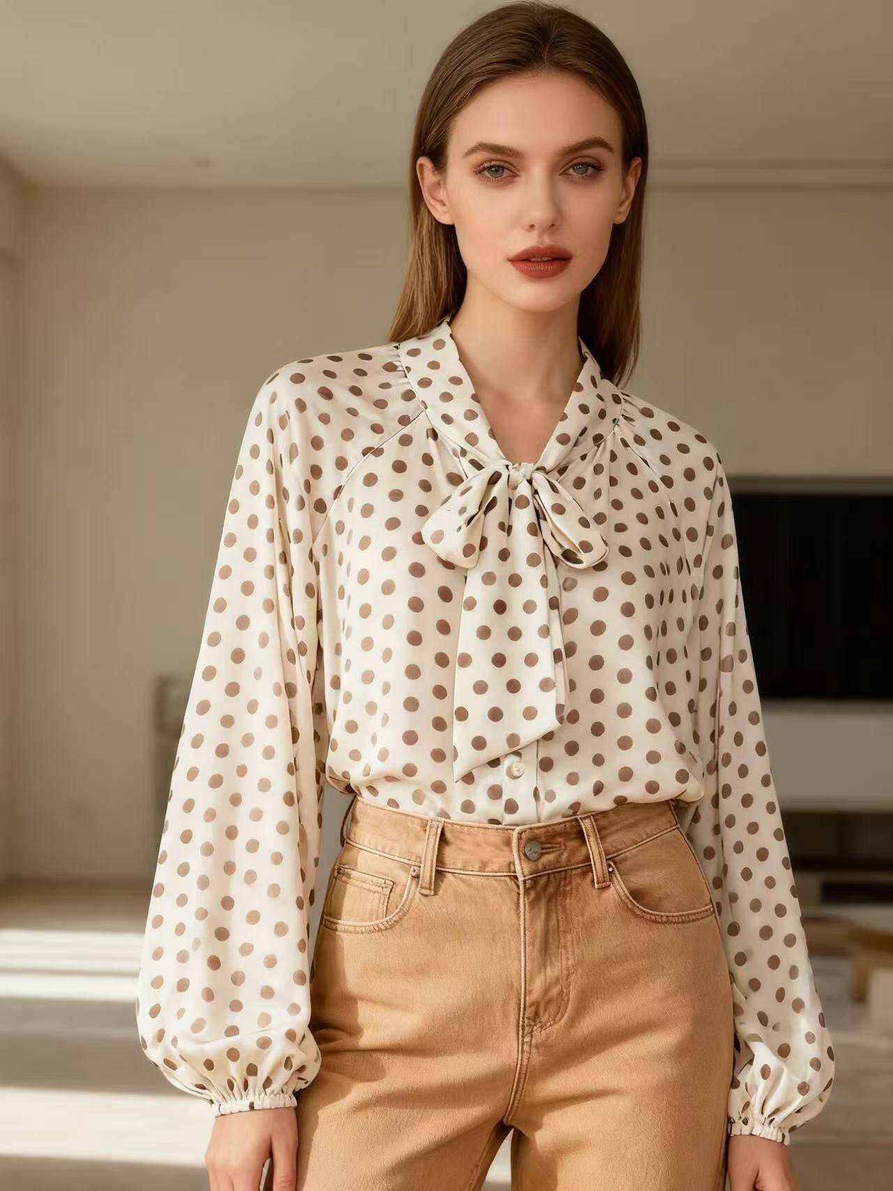 Mayorista MP - Blusa de satén con lunares y cuello con lazo