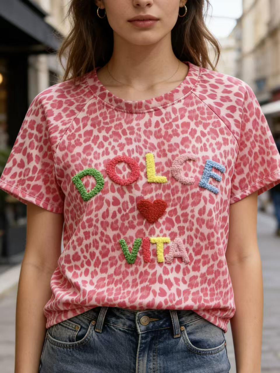 Grossiste MP - T-shirt imprimé léopard avec lettre broderie DOLCE VITA