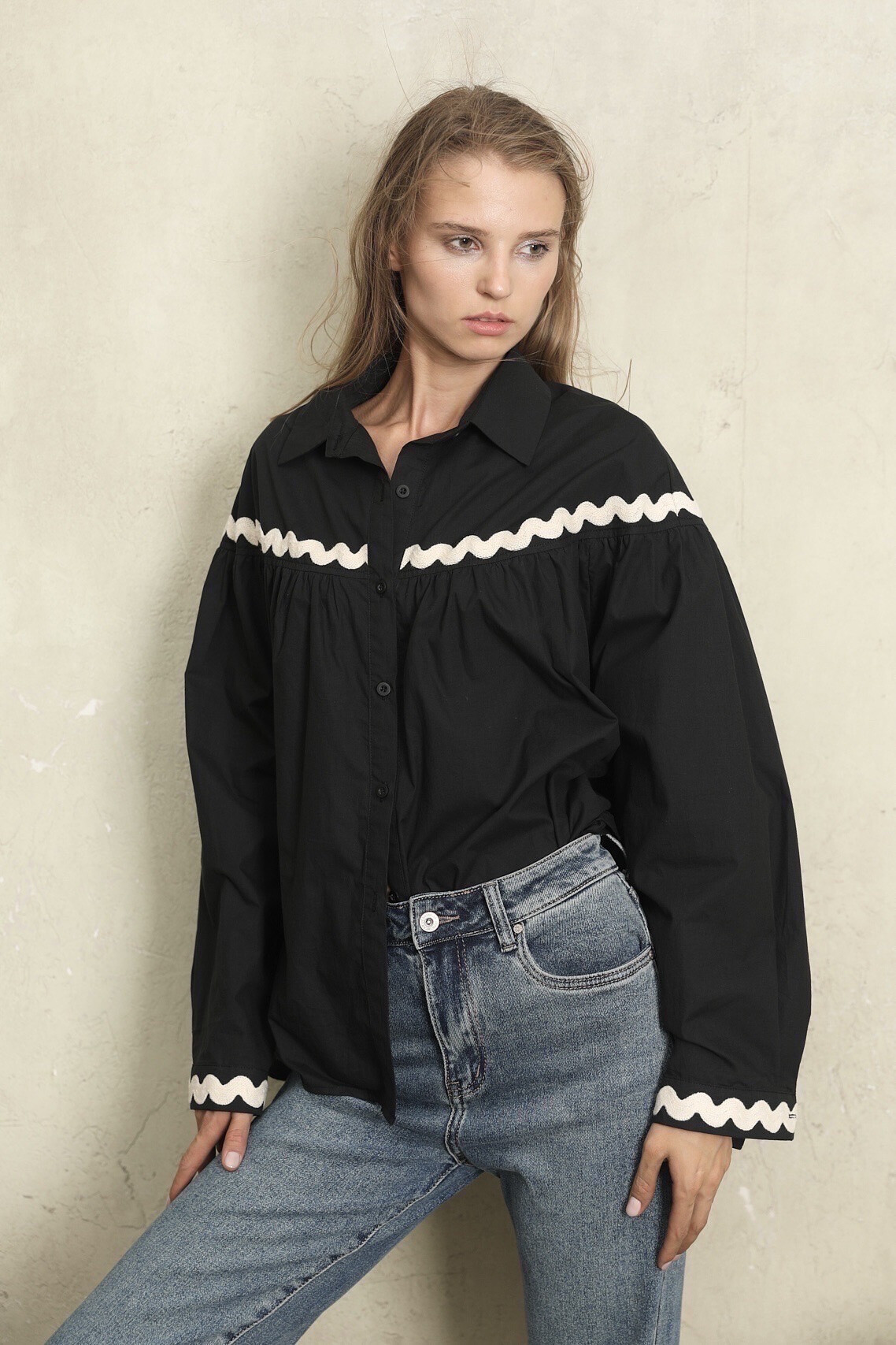 Wholesaler MUSY MUSE - Embroidered oversized shirt