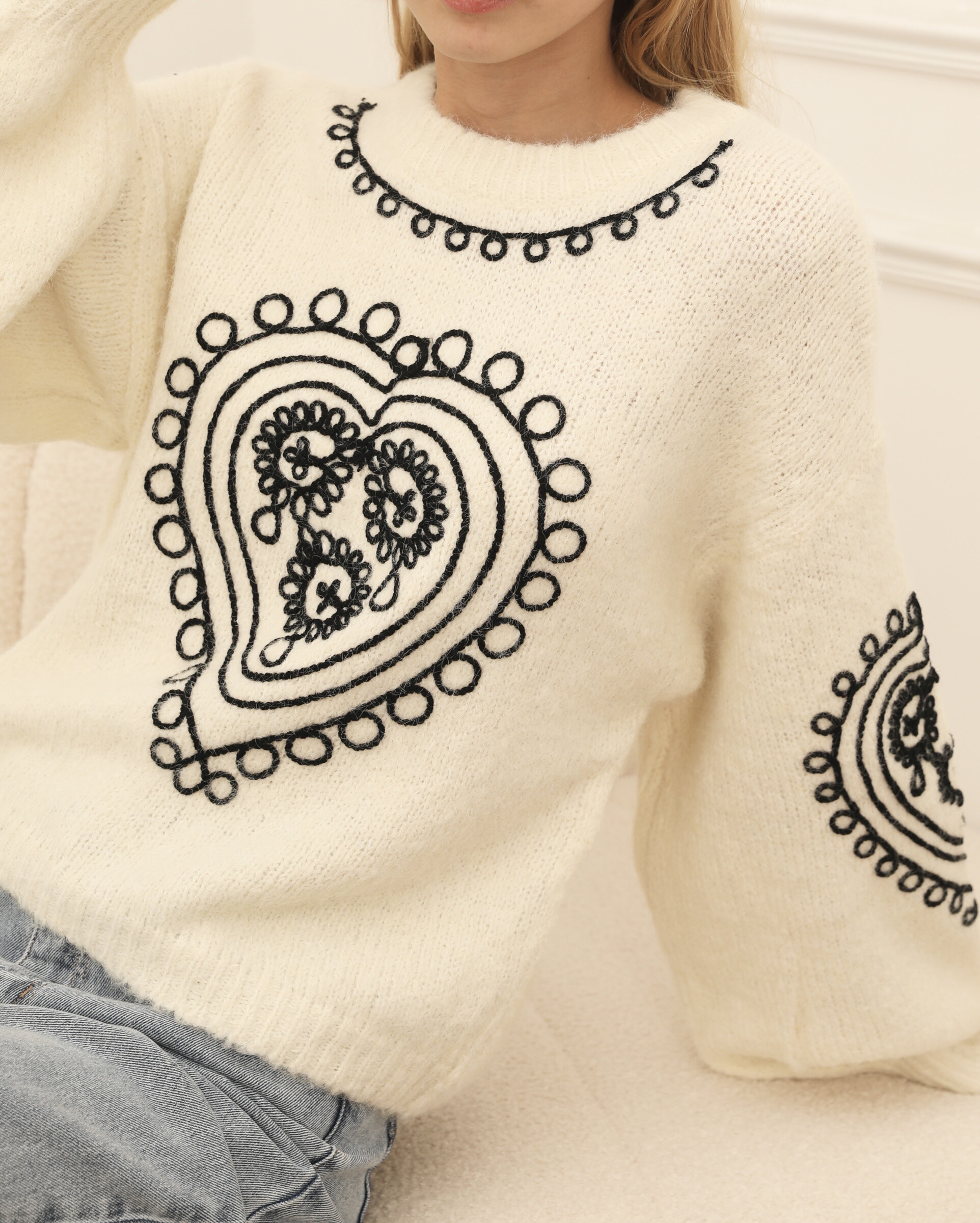 Wholesaler MUSY MUSE - Embroidered sweater