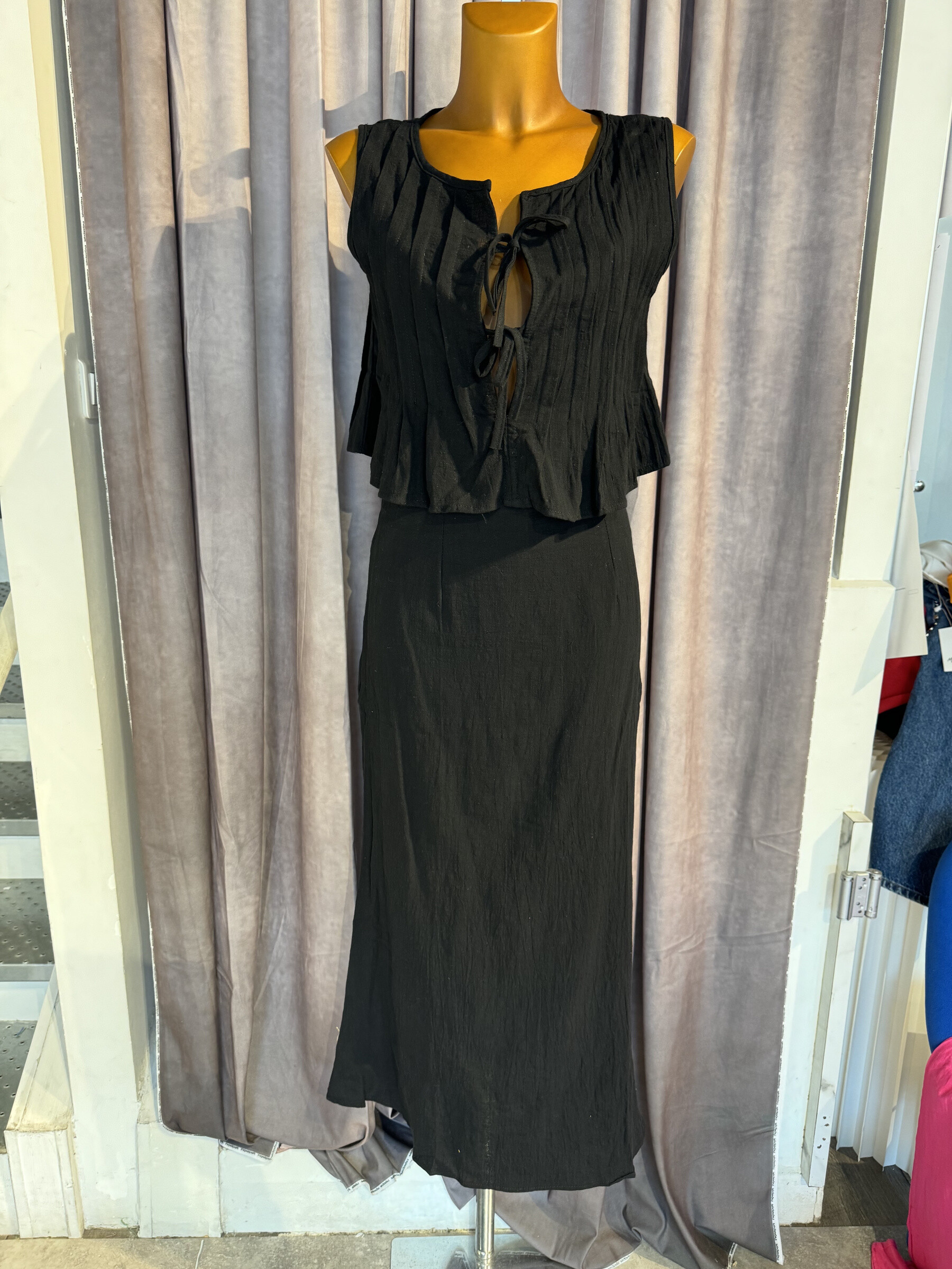 Wholesaler MW Studio - TOP AND SKIRT SET