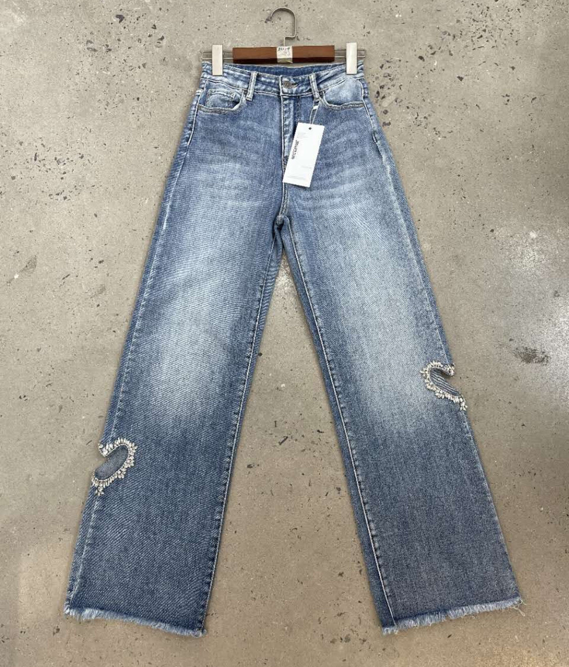 Wholesaler MW Studio - jeans has reason