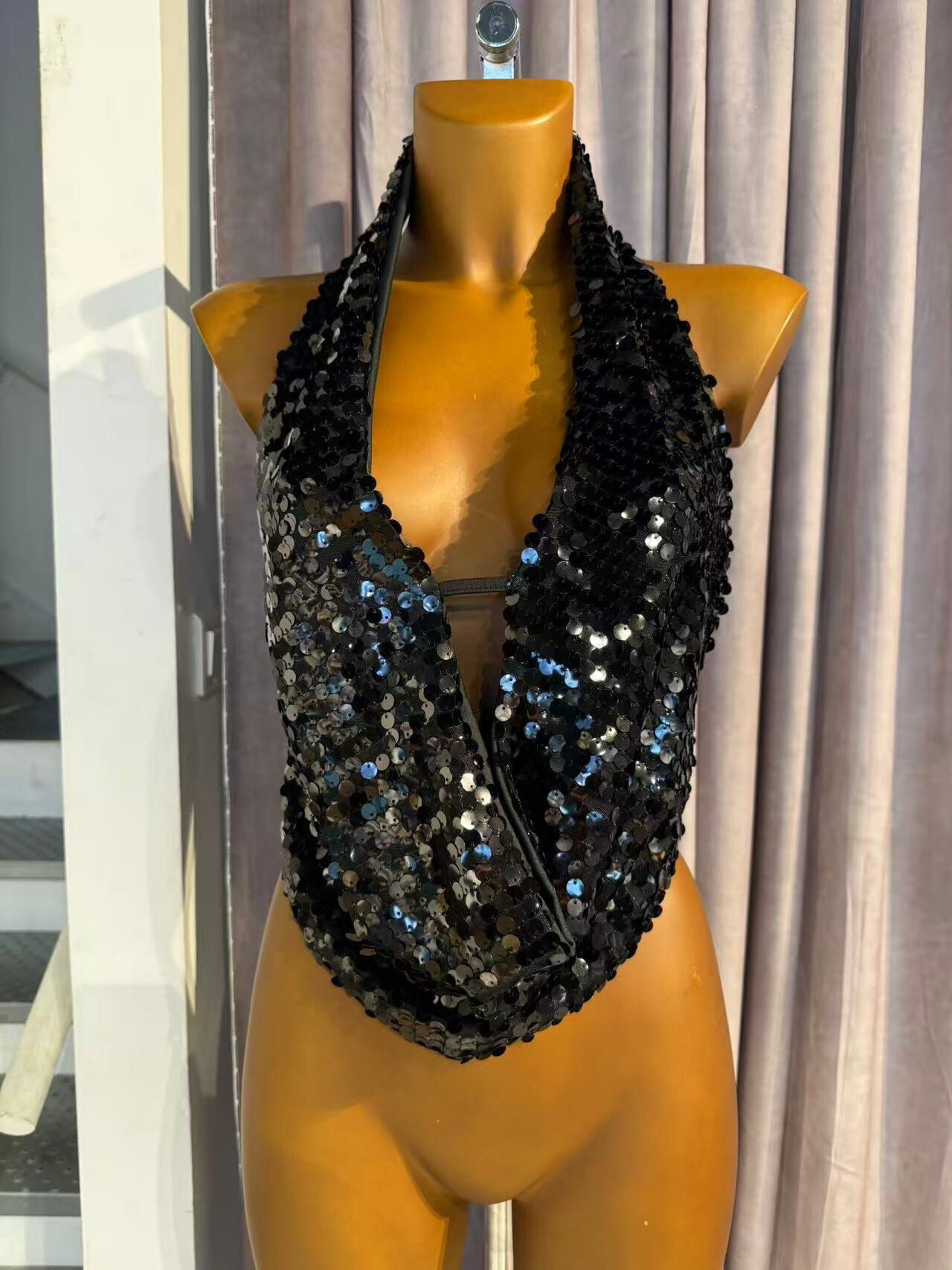 Wholesaler MW Studio - TOP SEQUIN OPEN BACK