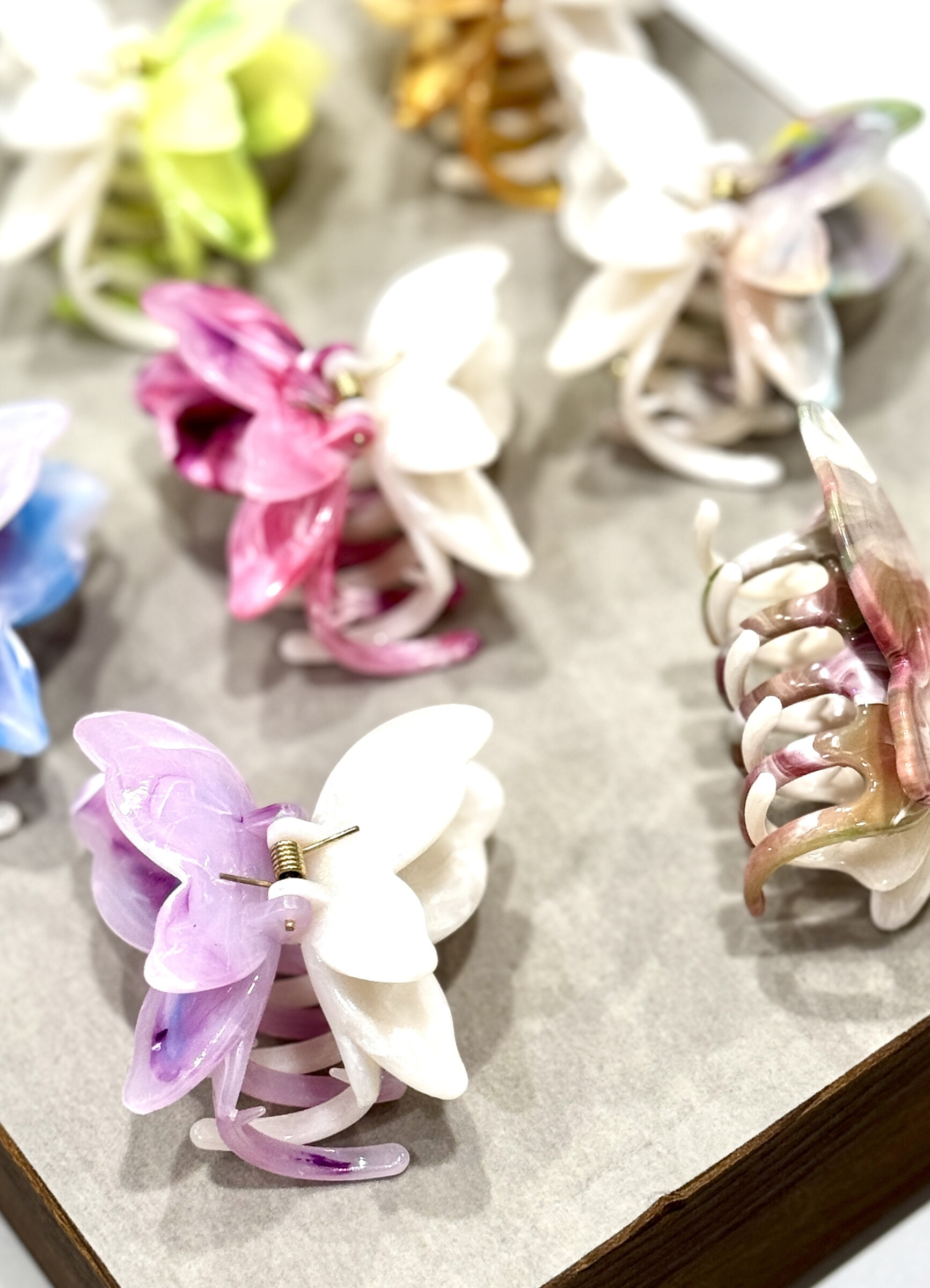 Großhändler MY ACCESSORIES PARIS - HAARKLAMMER FRANGIPANI-BLÜTE
