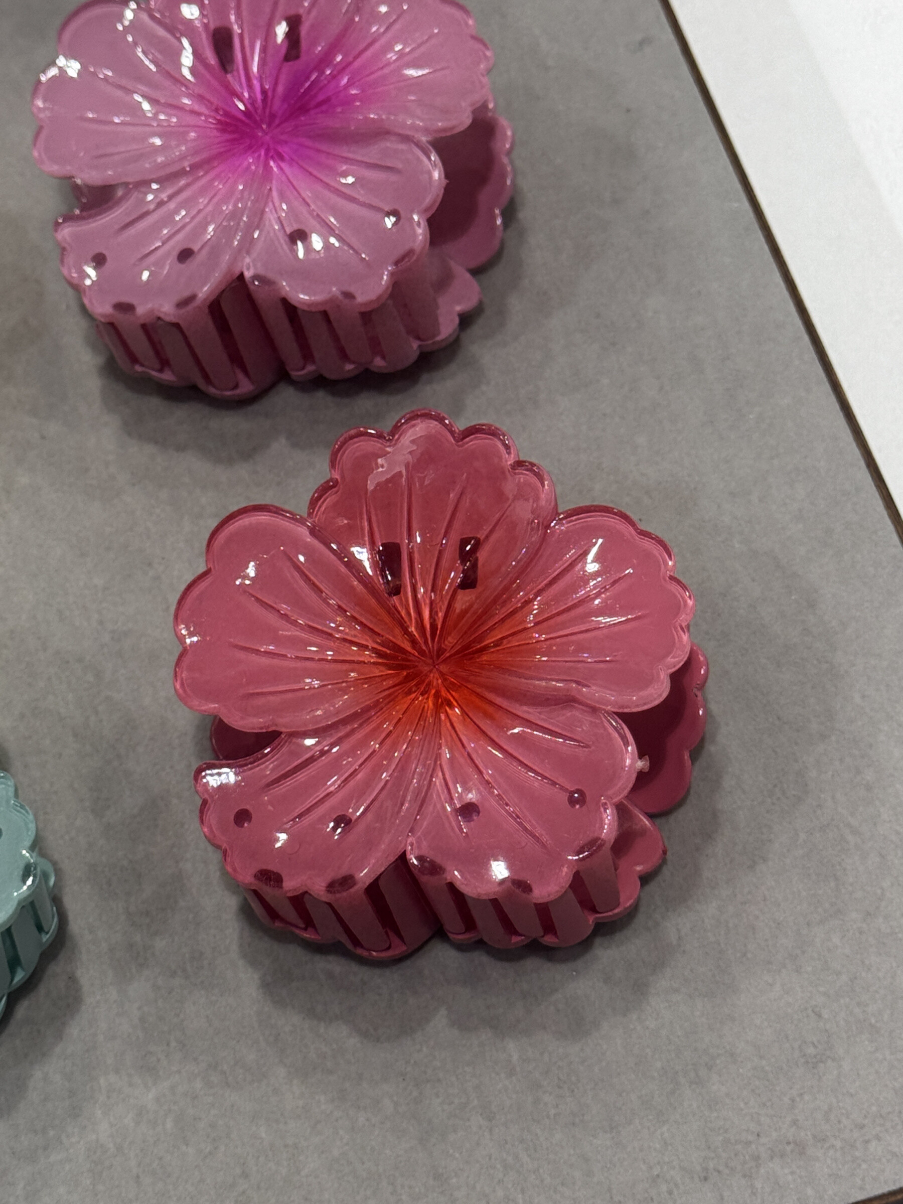Grossiste MY ACCESSORIES PARIS - PINCE FLEUR HIBISCUS