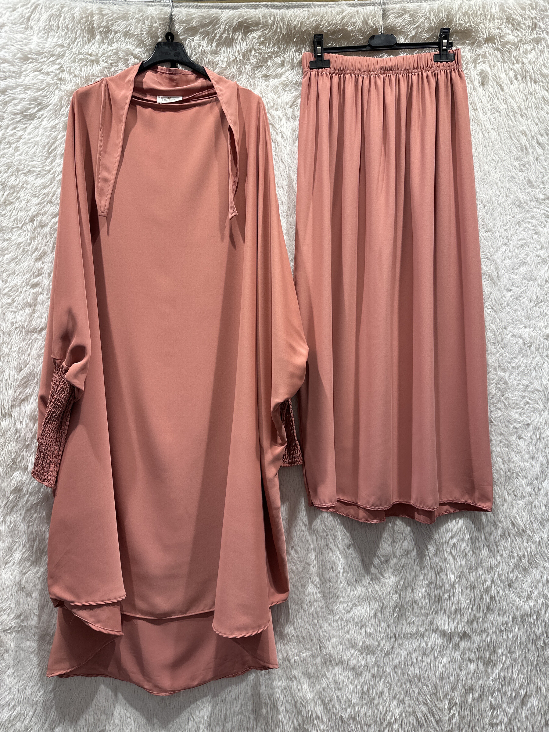Grossiste My Queen - Ensemble Jilbab Élégant avec Jupe Longue et Manches Élastiquées