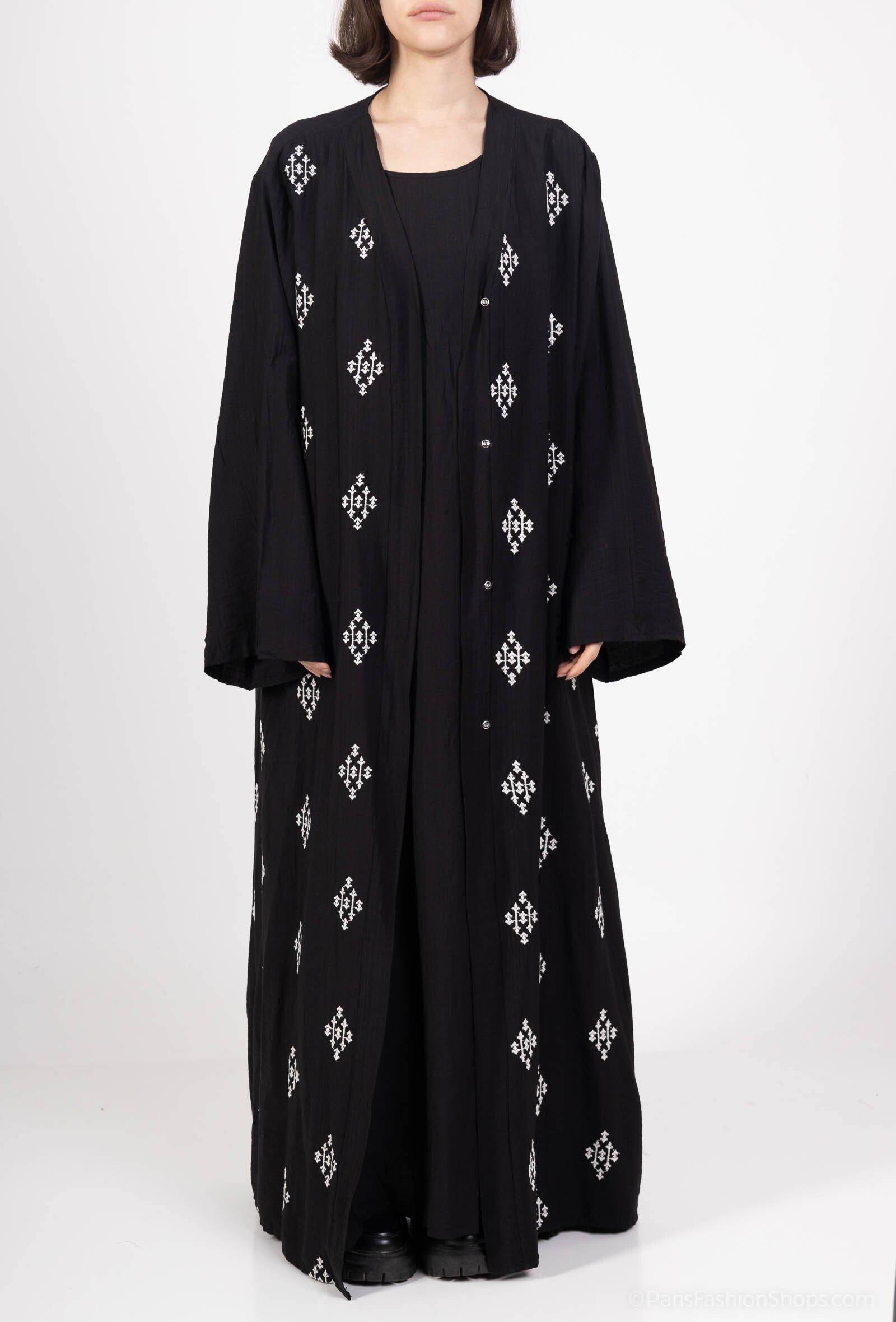 Wholesaler My Queen - Dress embroidered with long sleeves.