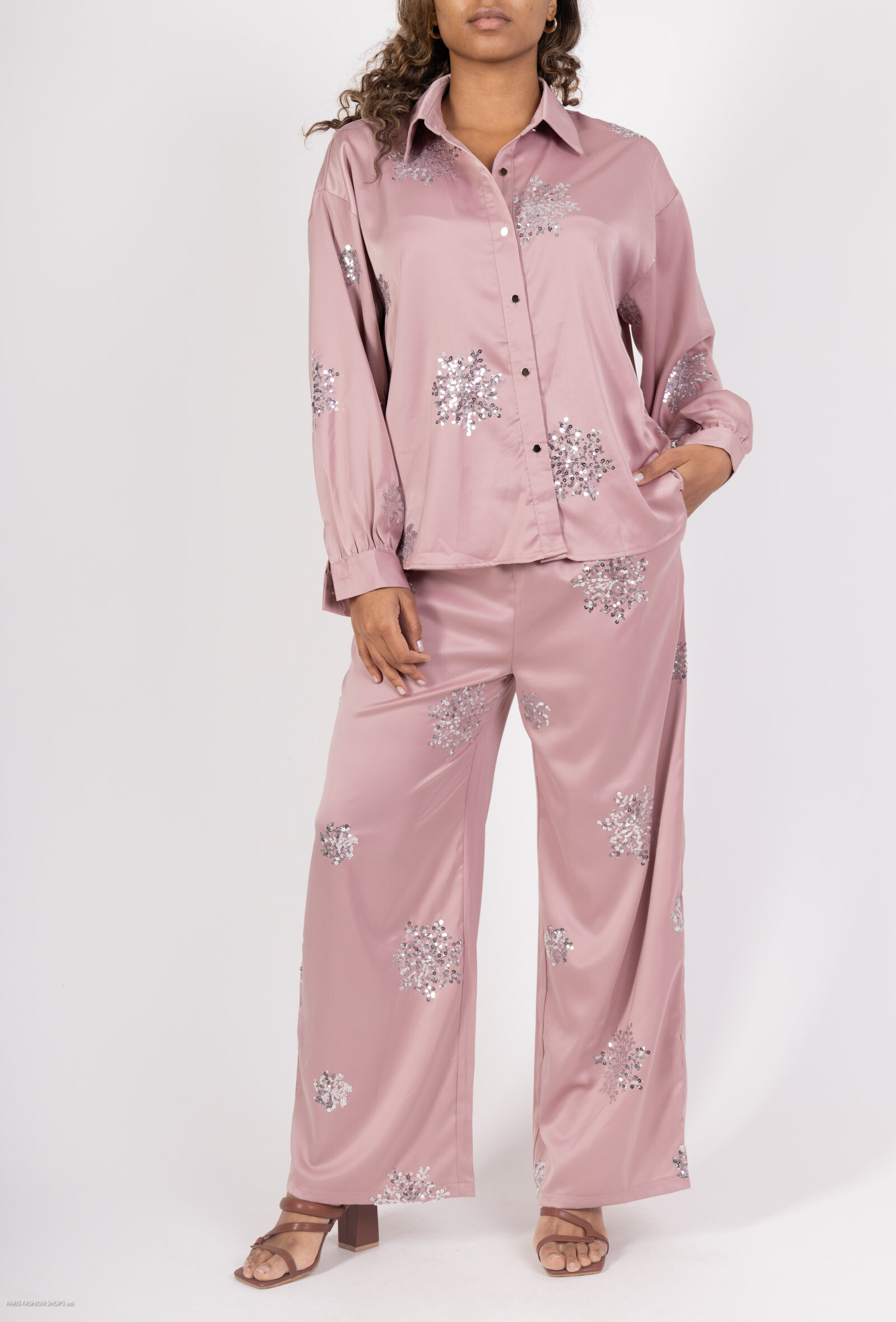 Wholesaler My Queen - Sequins embroidered set - subtle shine, guaranteed elegance