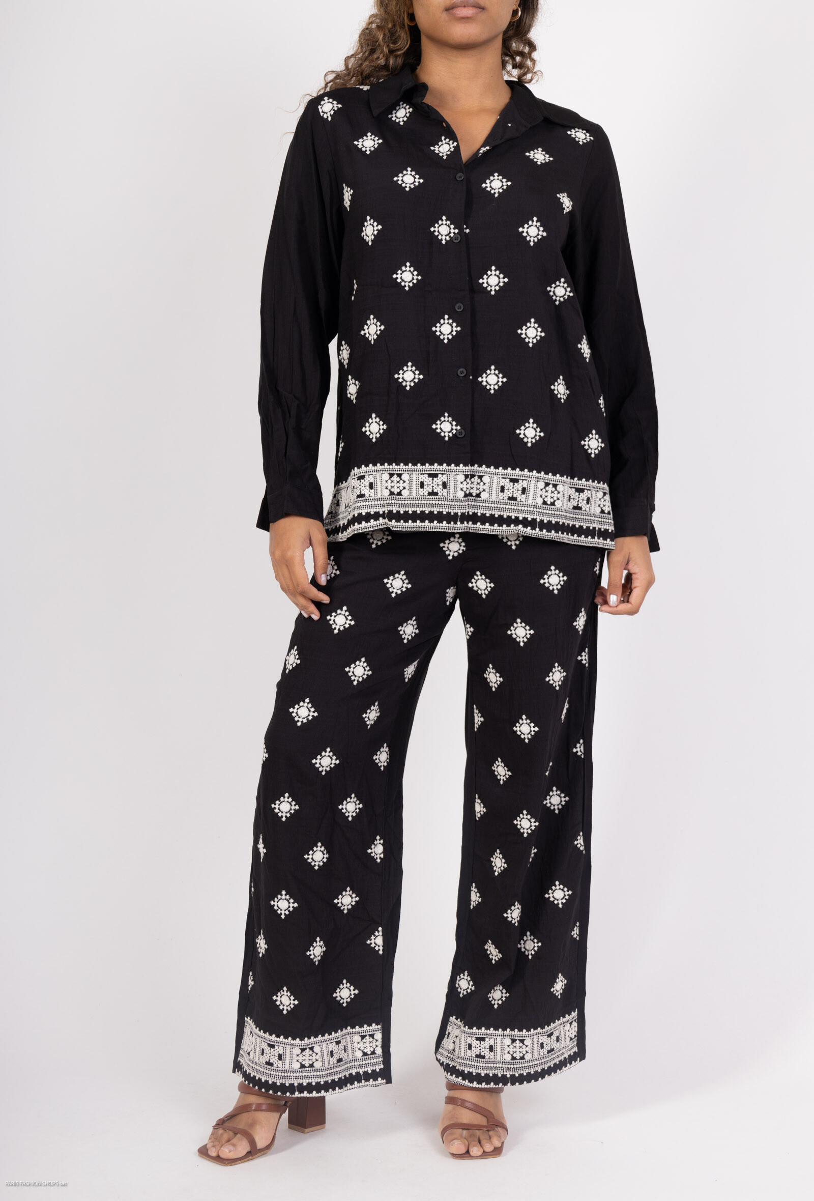 Grossista My Queen - Pantaloni ricamati impostati con camicia abbottonata - eleganza senza tempo
