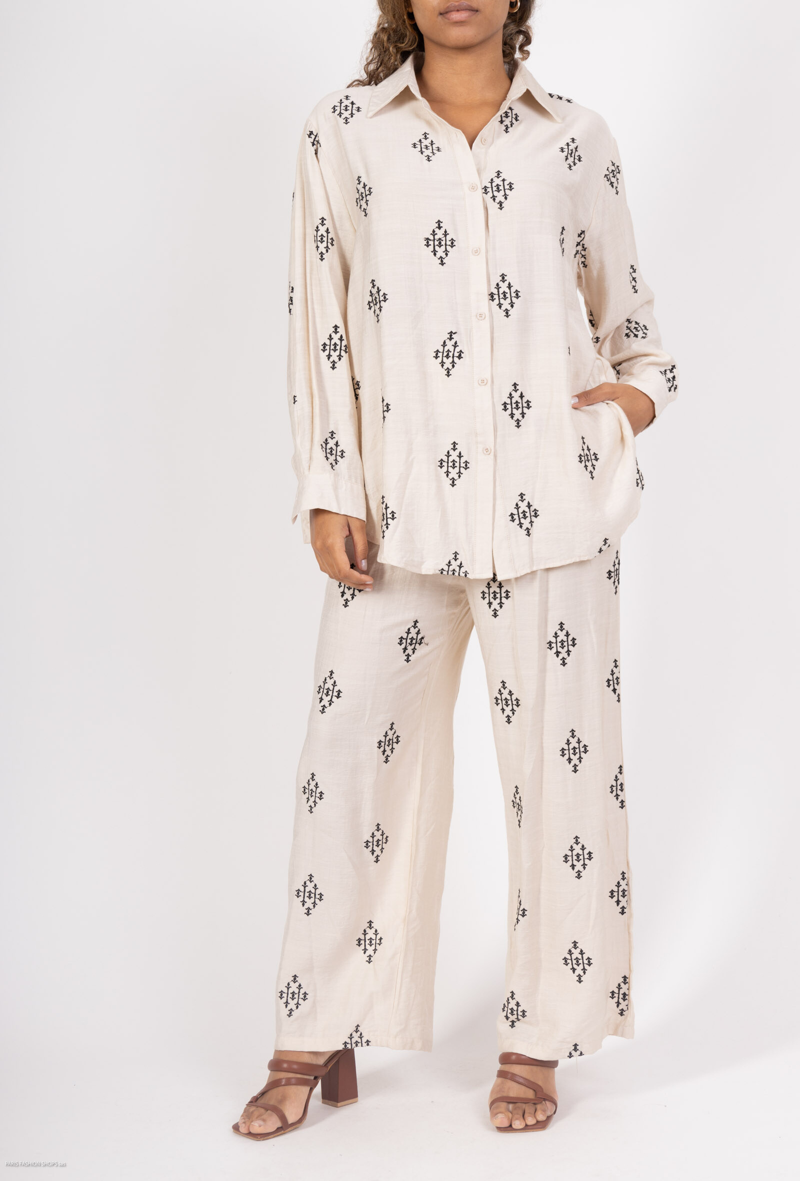 Wholesaler My Queen - Embroidered pants set with buttoned shirt - timeless elegance