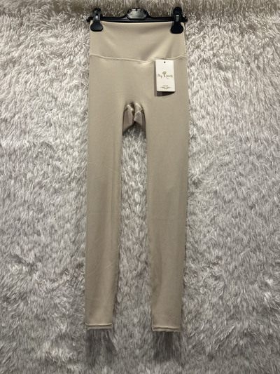 Grossiste My Queen - Legging "Linéa" – Motif Trait & Confort Haut de Gamme Grossiste My Queen - Legging "Linéa" – Motif Trait & Confort Haut de Gamme