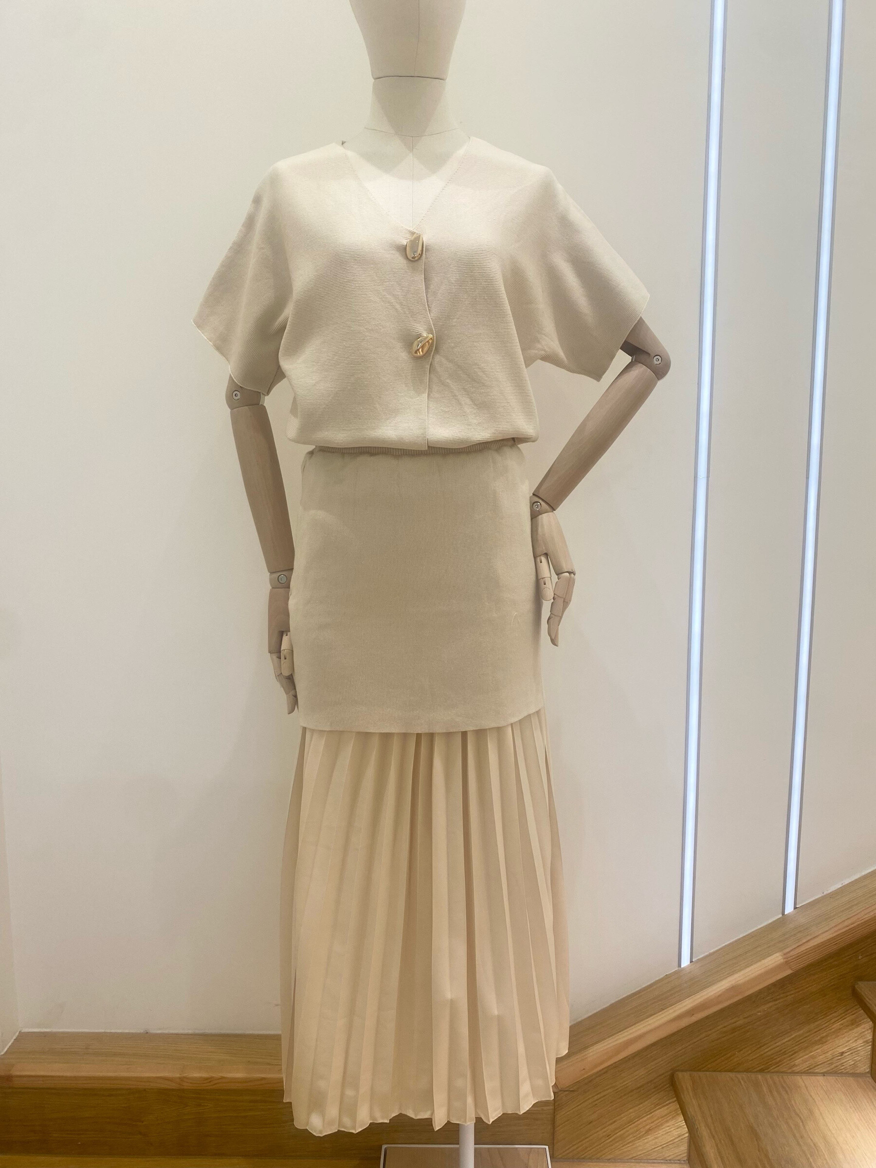 Wholesaler My Style - Sweater top + pleated skirt set
