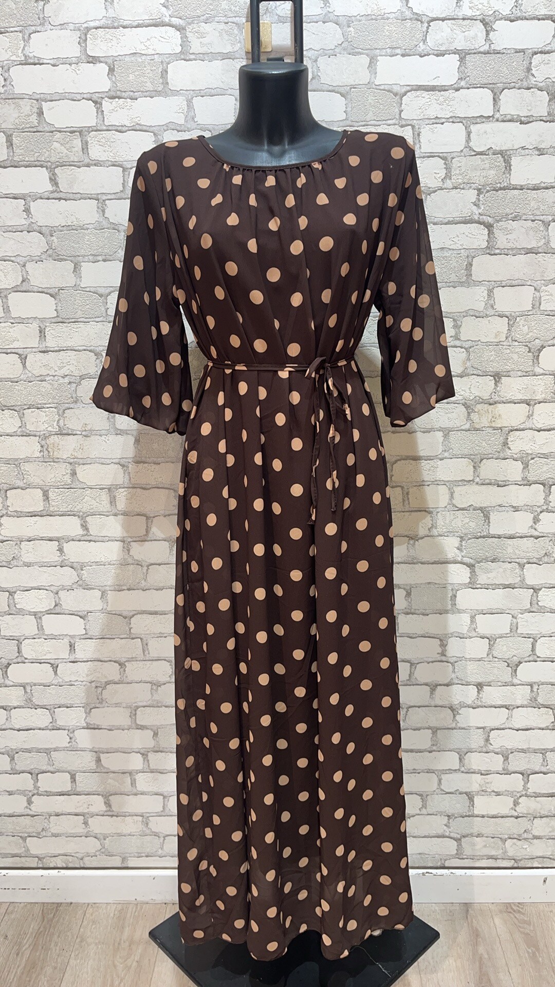 Großhändler My Style - Langes gepunktetes Kleid mit Viskosefutter und Puffärmeln