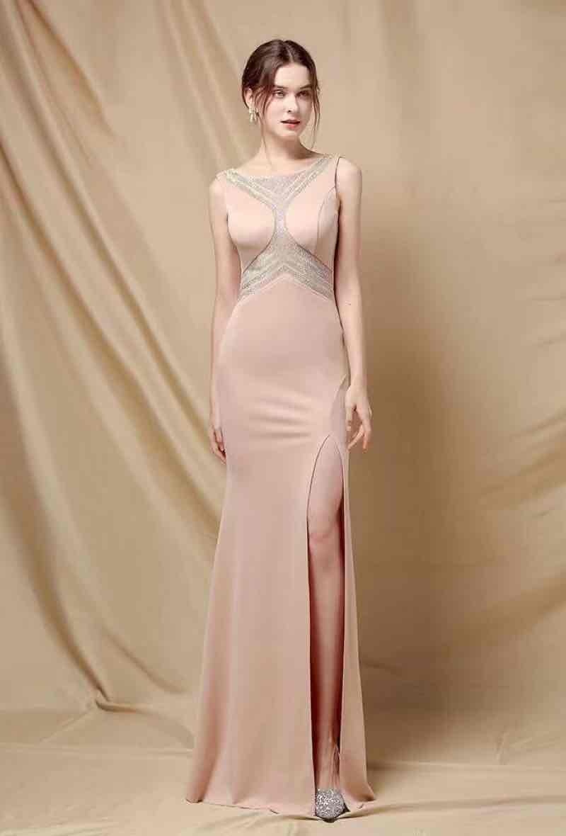 Grossiste My Style - Robe ajourée avec strass et fente
