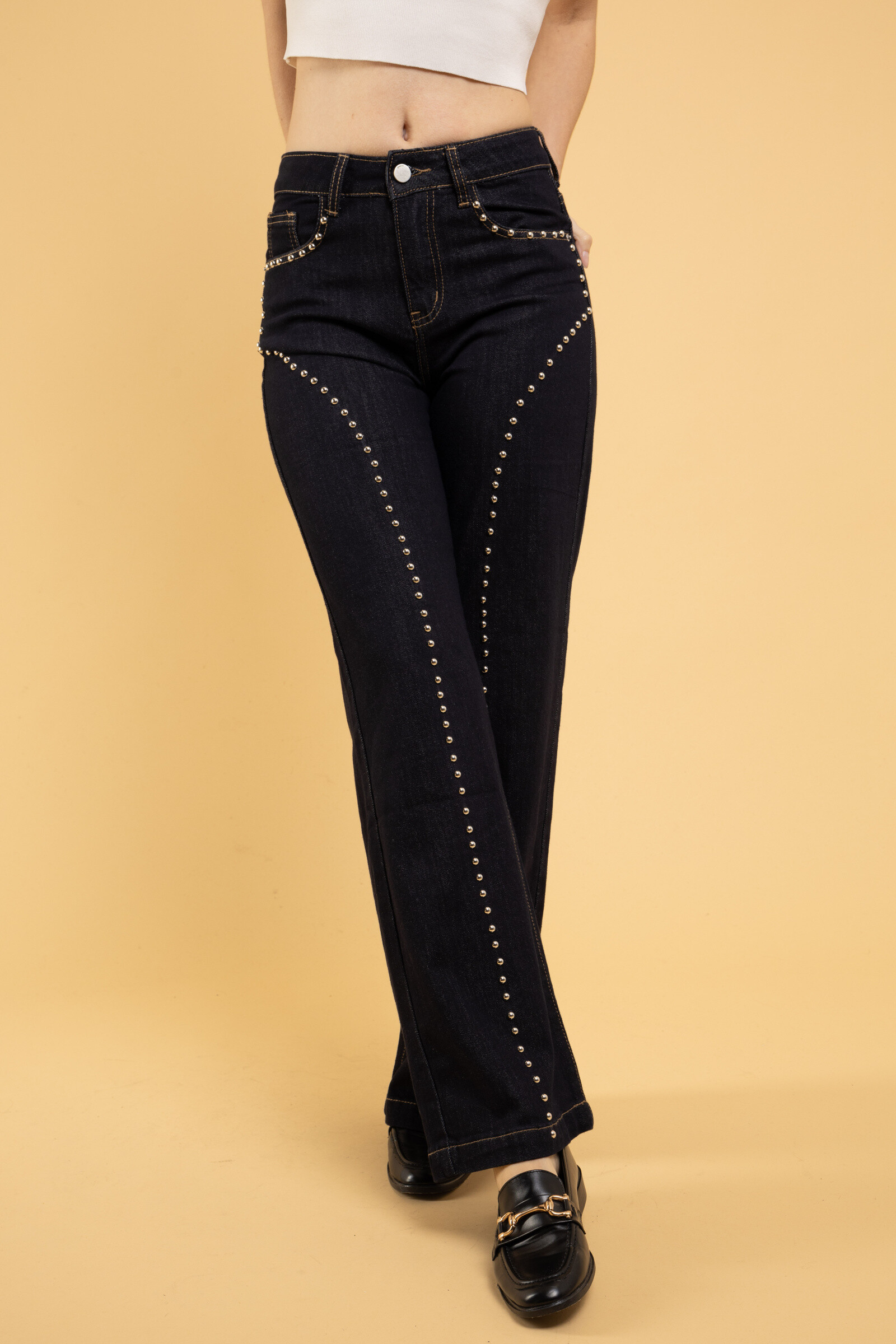 La mannequine mesure 172cm