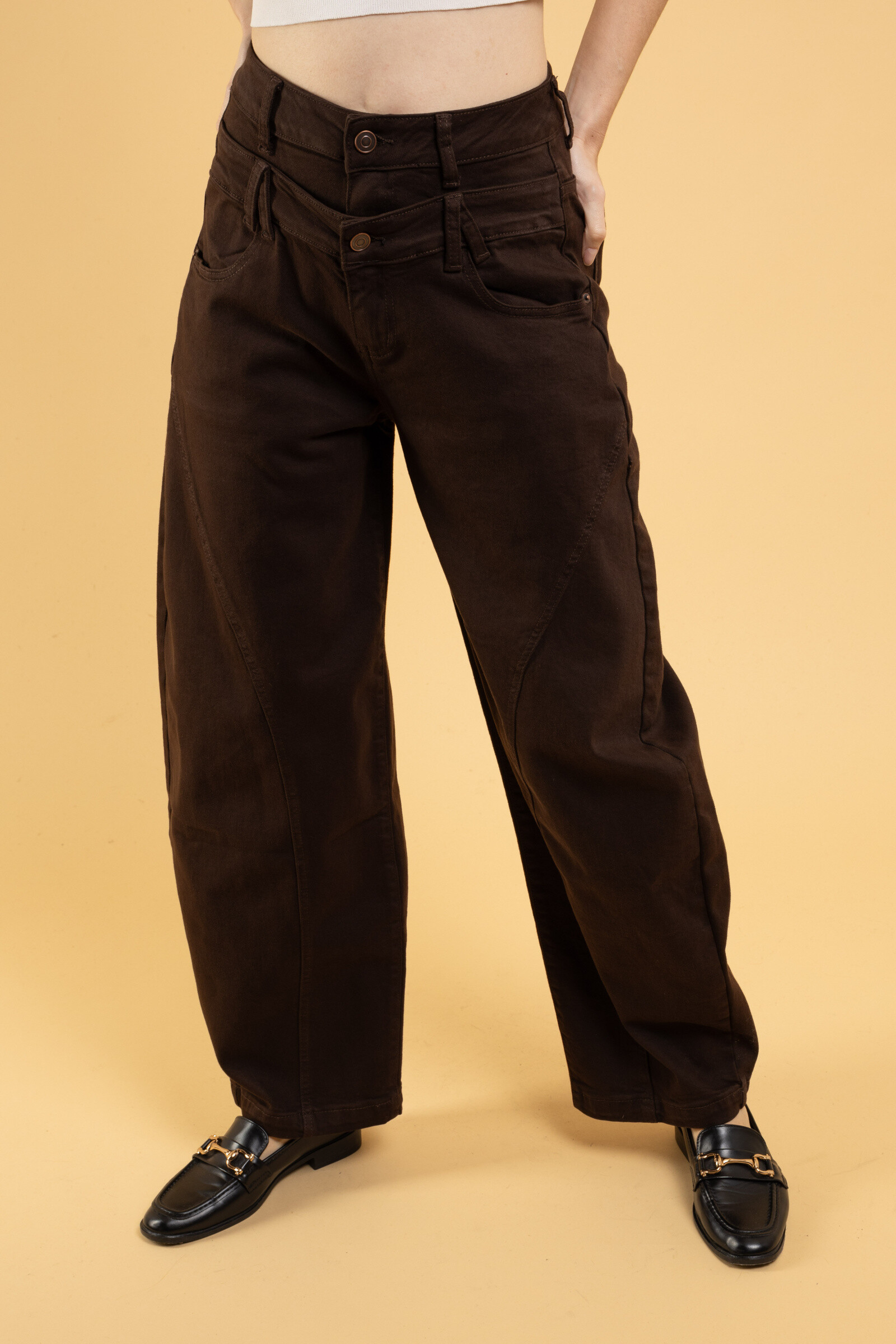 La mannequine mesure 172cm