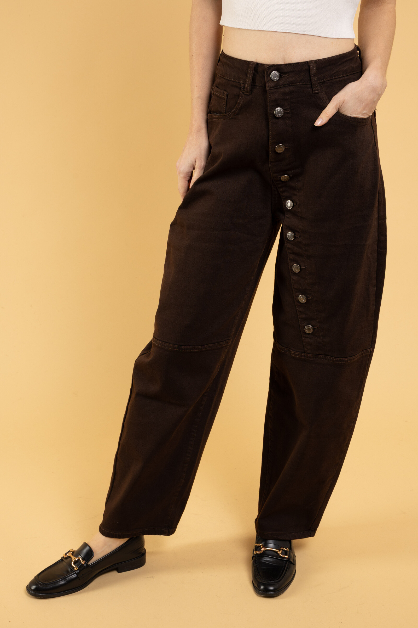 La mannequine mesure 172cm