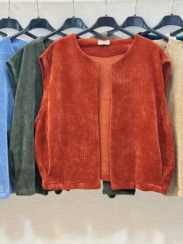 Grossiste Mylee - Gilet en velours avec deux poches