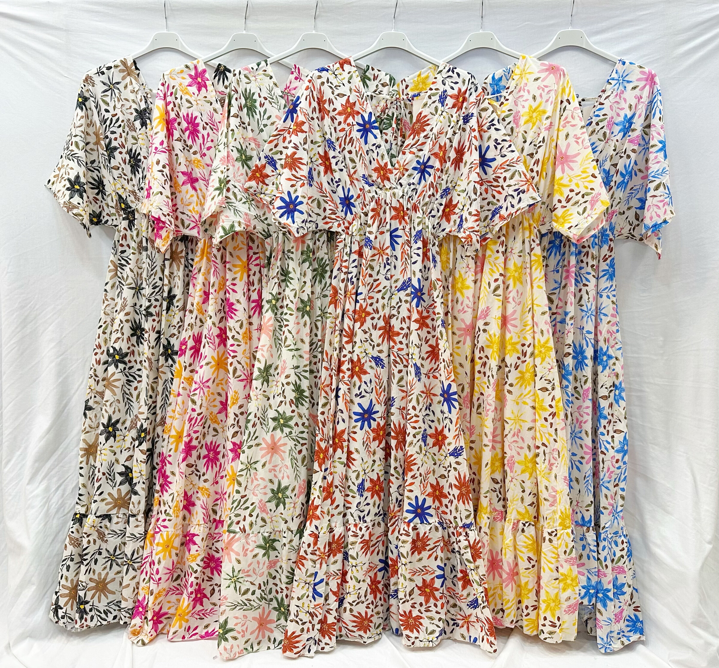 Wholesaler Mylee - Long dress with flood printed with flowers