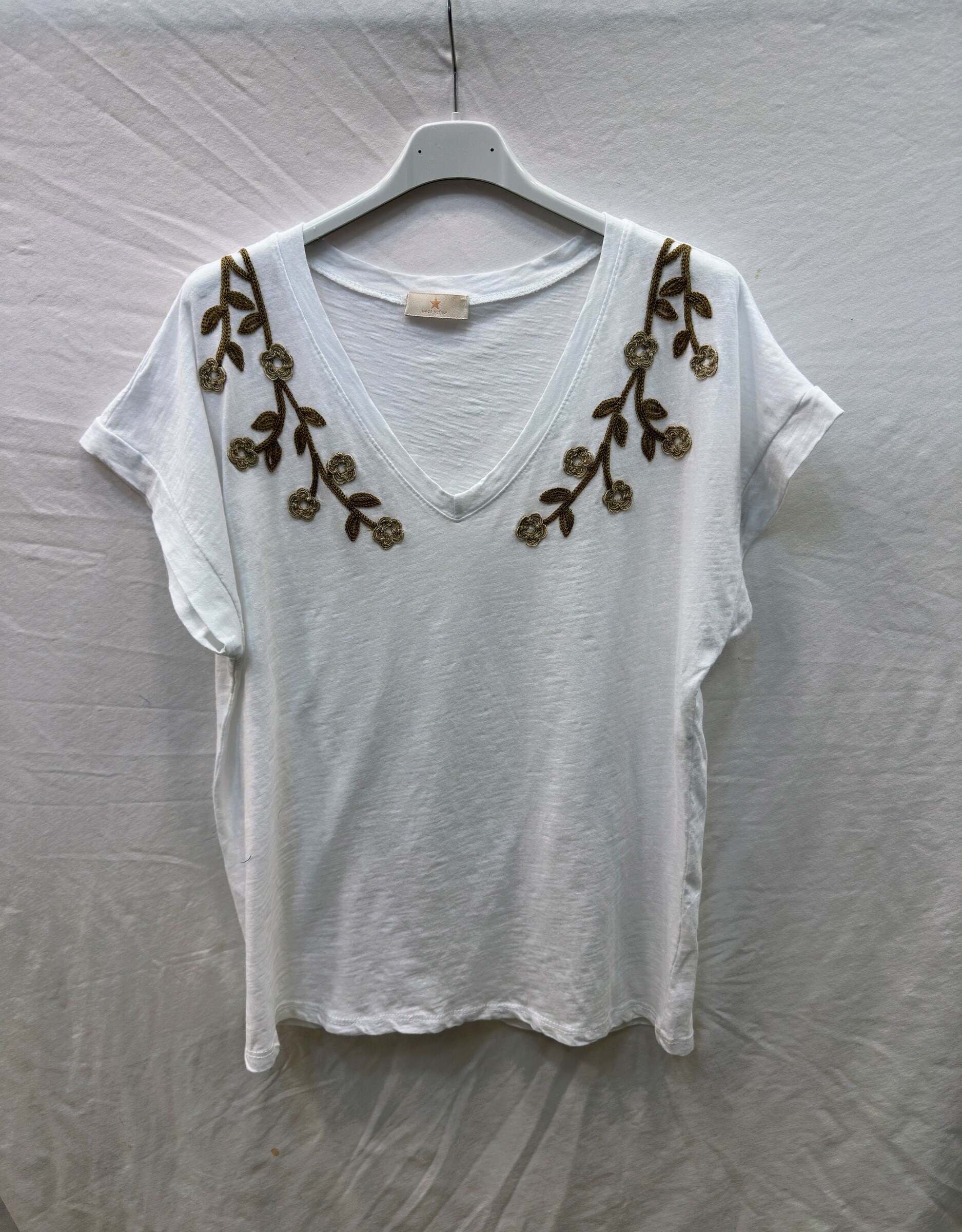 Grossista Mylee - Le t-shirt poétique brodé à la main