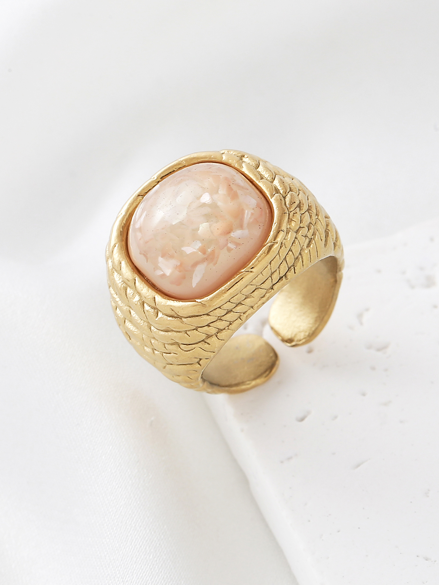 Wholesaler Nacrélia - Square Mother-of-Pearl Ring