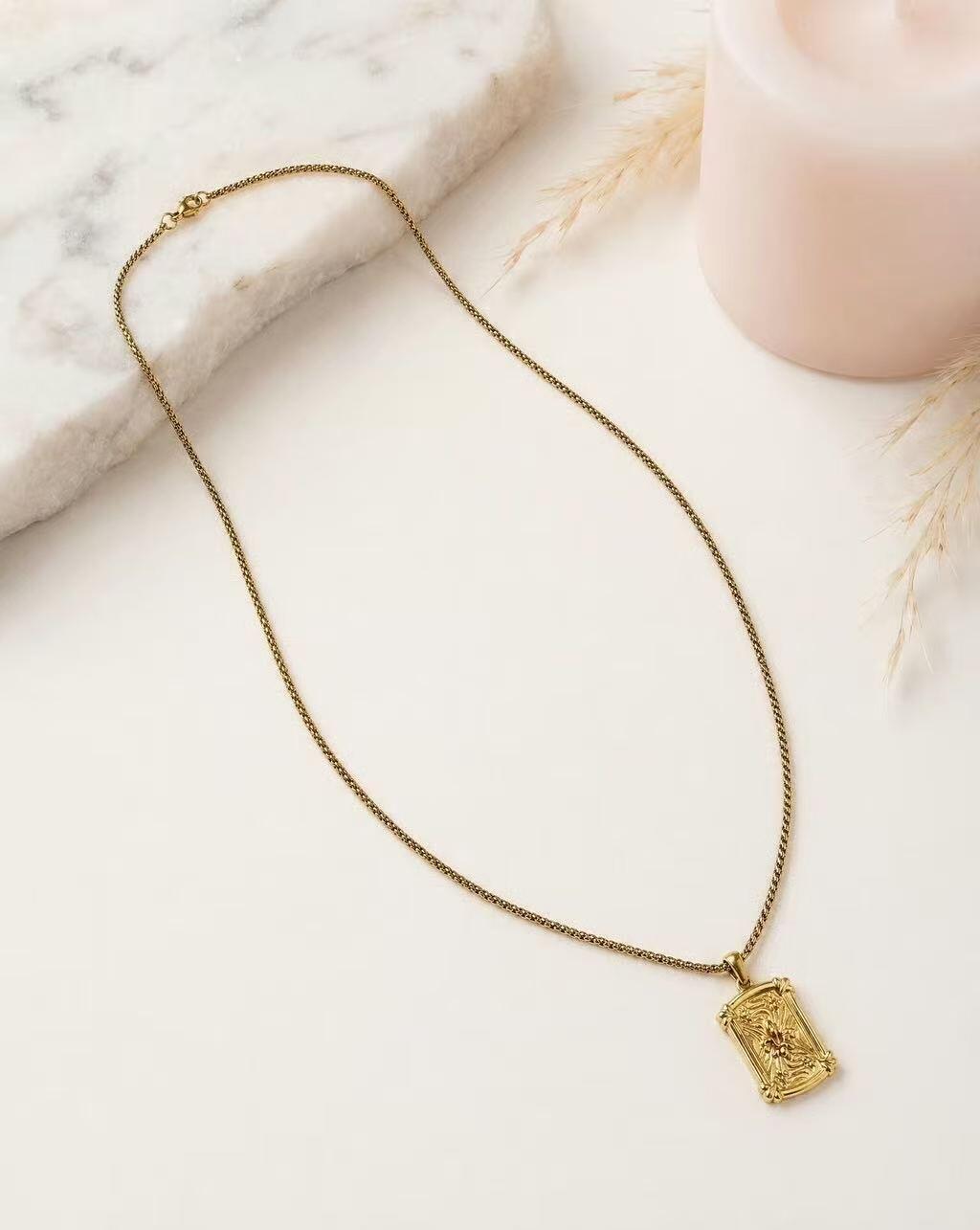 Grossiste Nacrélia - Collier Pendentif Faustine