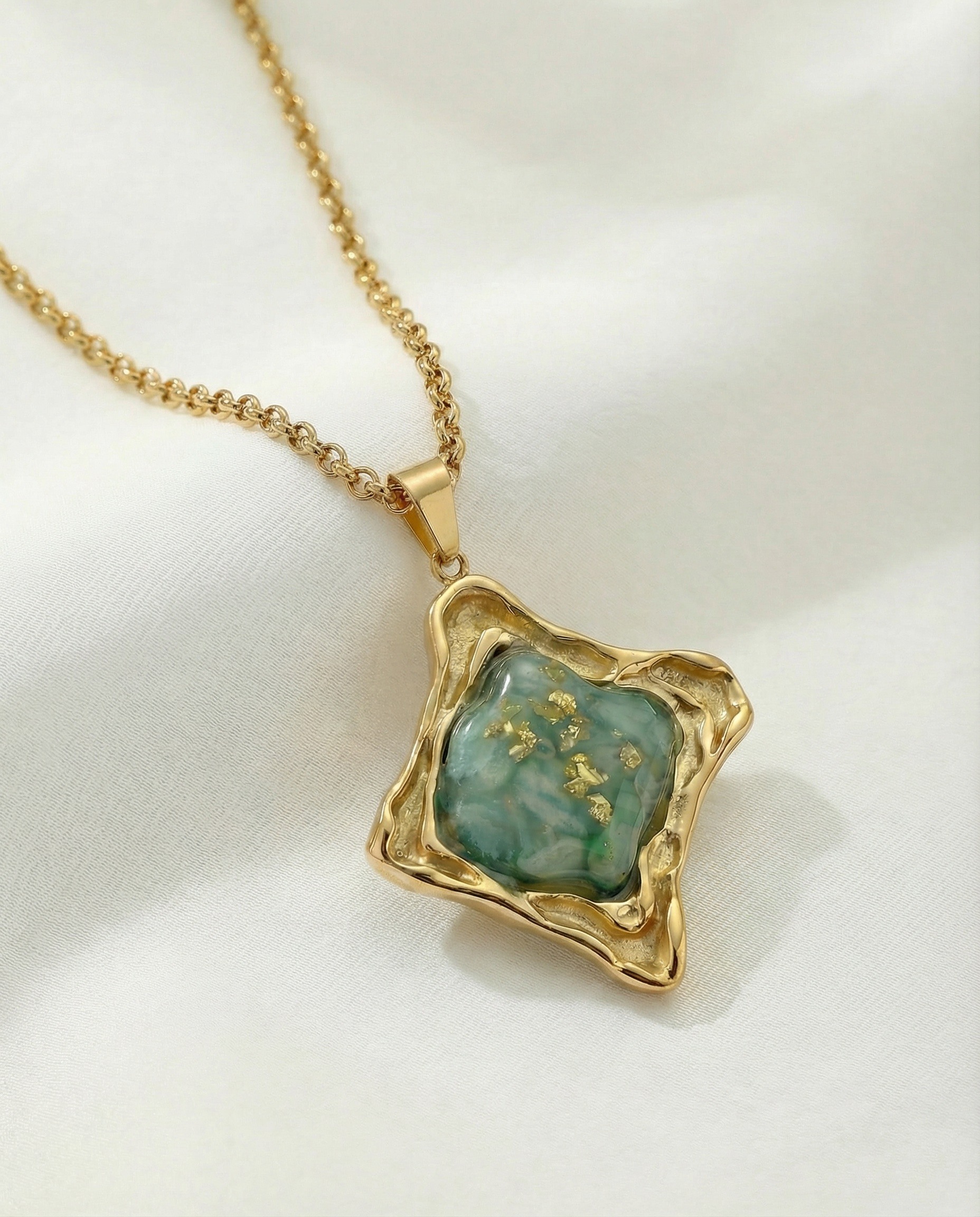 Grossiste Nacrélia - Collier Pendentif Eva