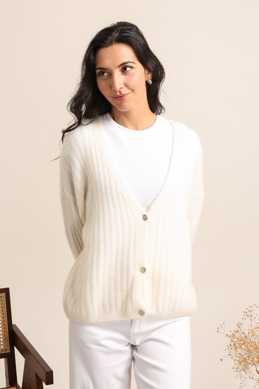 Wholesaler NAÏS - BUTTONED V-NECK CARDIGAN IN 45% BABY ALPACA