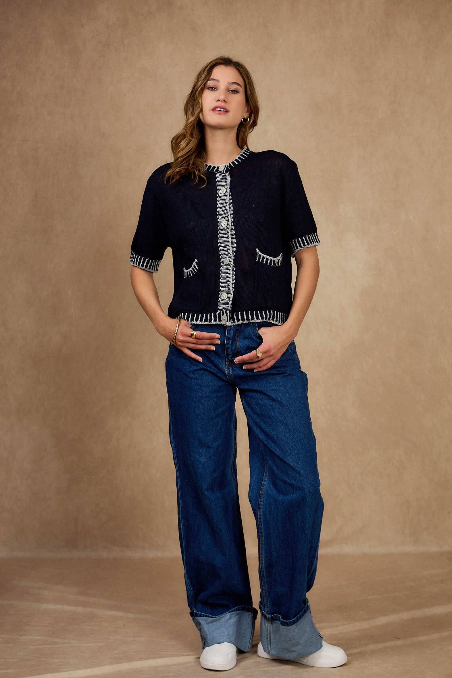 Grossiste NAÏS - Cardigan boutonné manches courtes avec bords colorés 100% coton