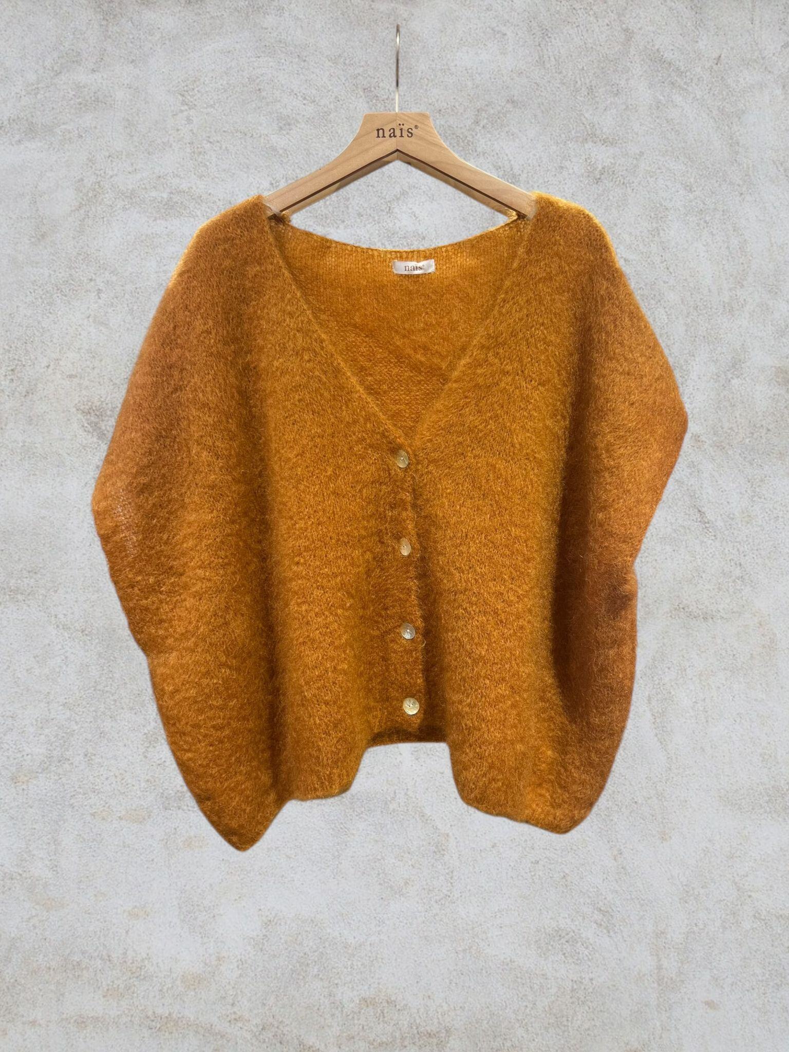Gilet oversize boutonné col V sans manches en 80% kid mohair | Paris Fashion Shops