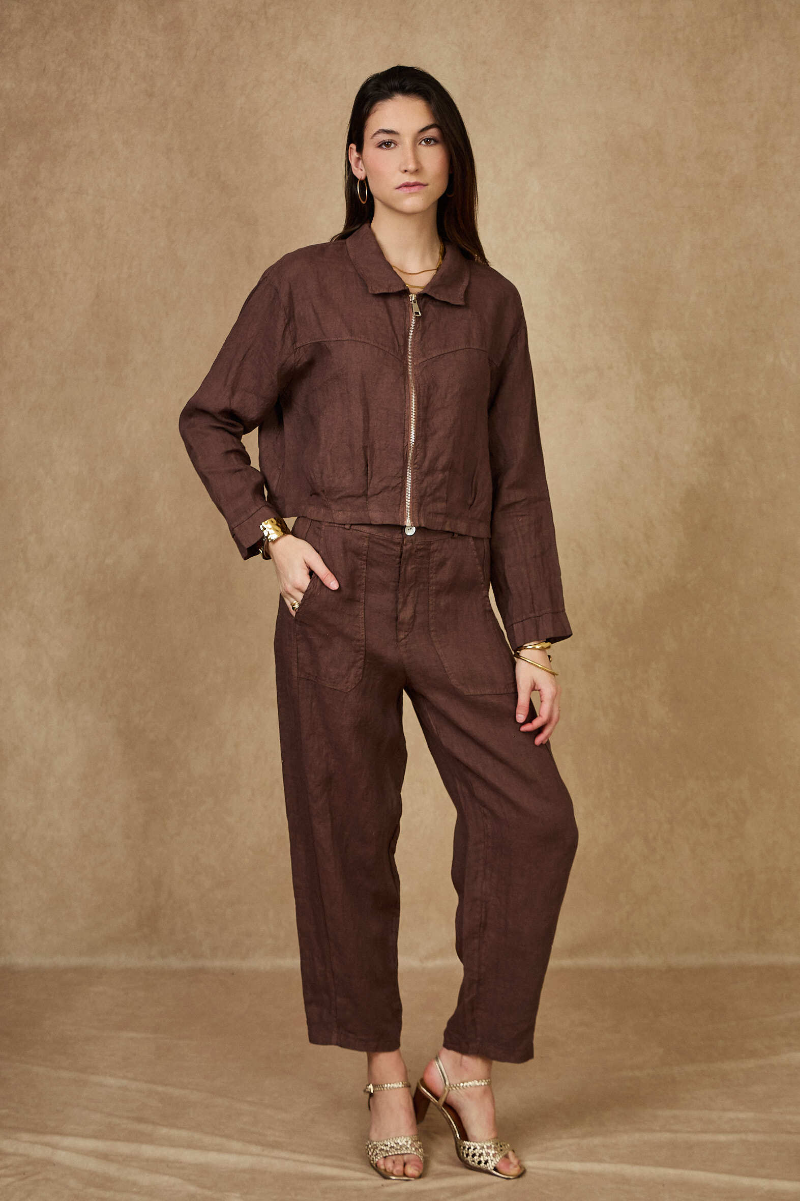 Grossiste NAÏS - Pantalon boutonné avec fermeture éclair et poches 100% lin