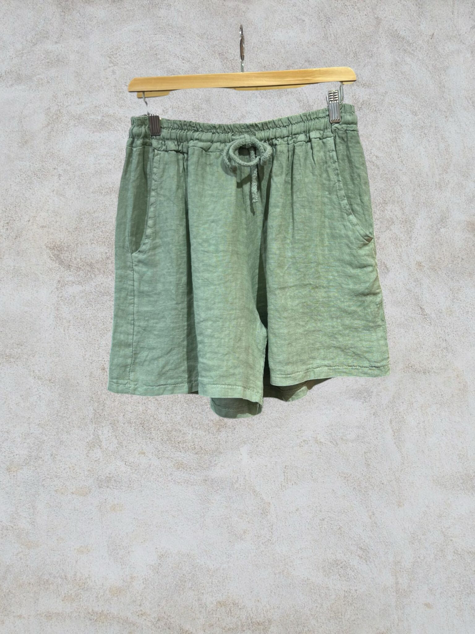 Grossista NAÏS - Pantaloncini elastici in vita con cavo e tasche