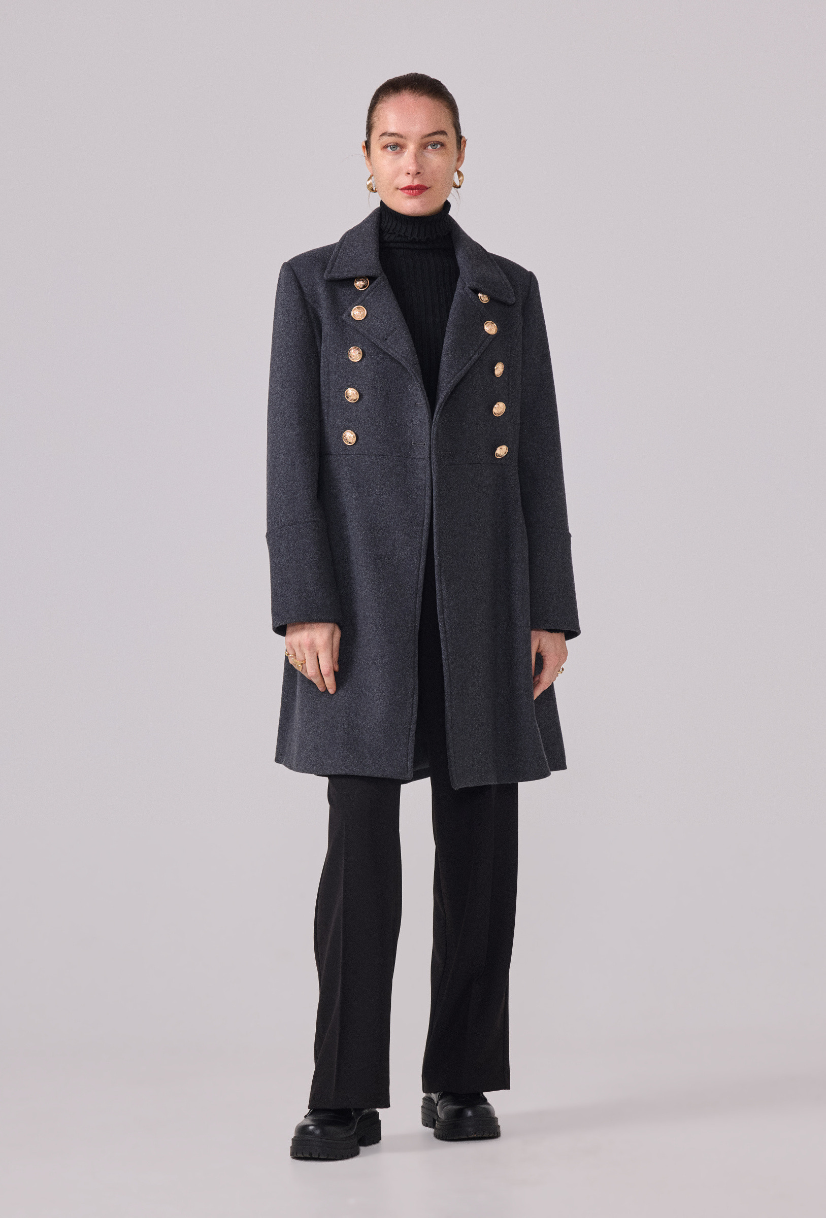 Grossiste Nana Love - Manteau avec boutons dorés