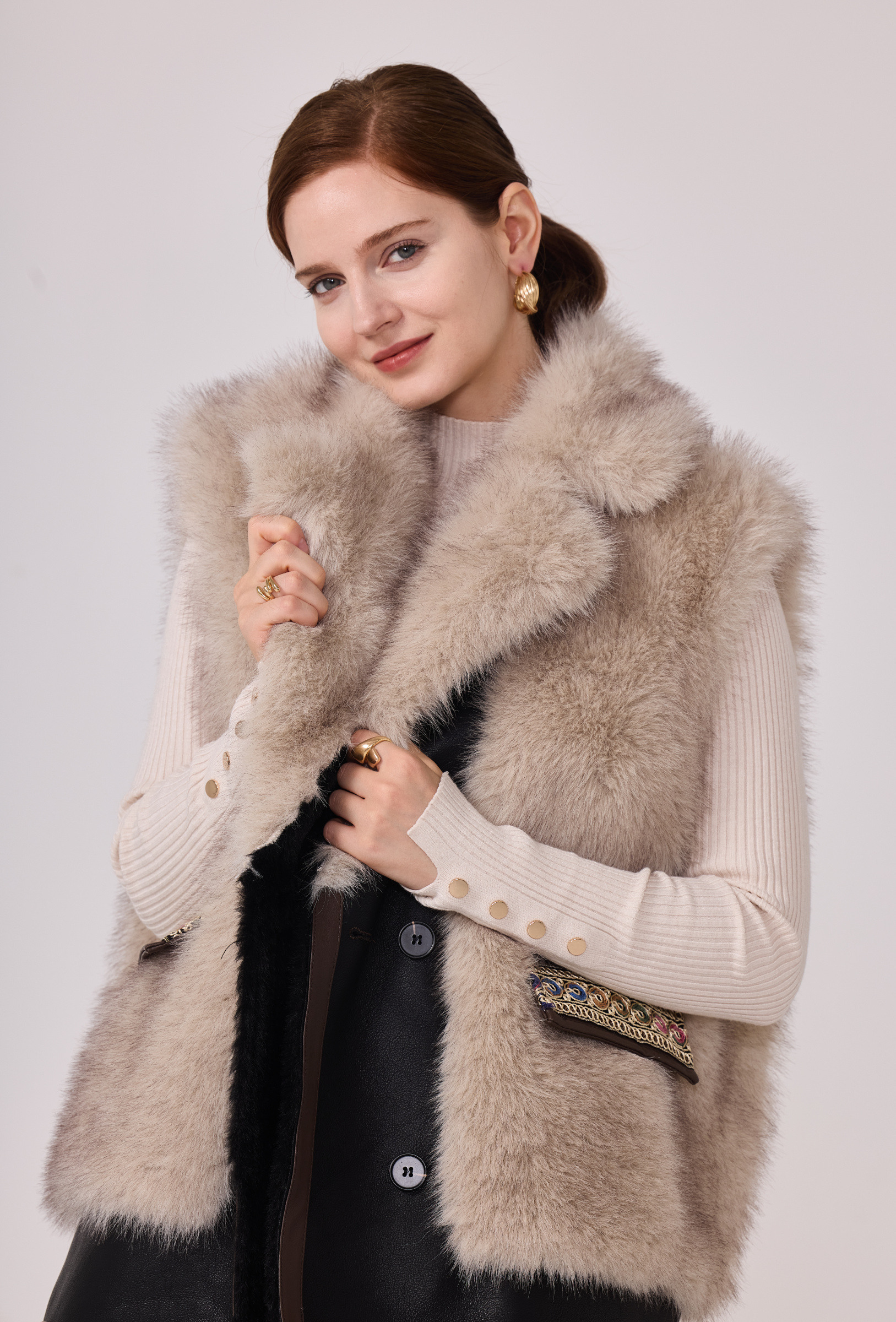 Wholesaler Nana Love - Sleeveless faux fur coat