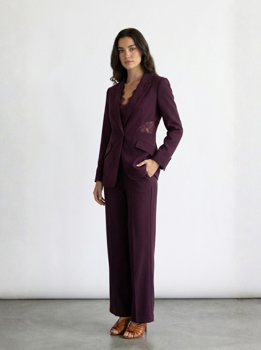 Grossiste Nana Love - Veste ajustée avec détails en dentelle