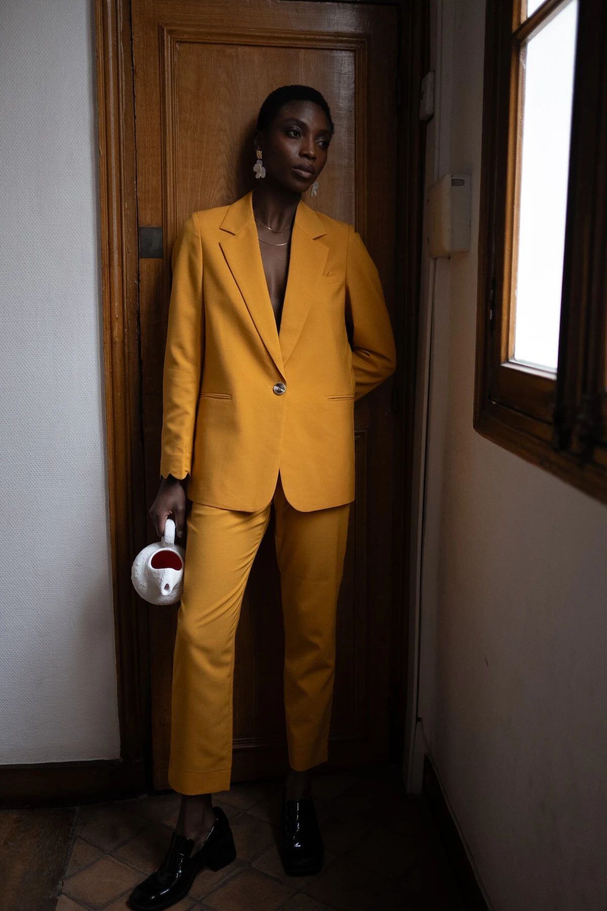 Wholesaler NATHAEL - 7/8 length viscose trousers with scalloped pockets