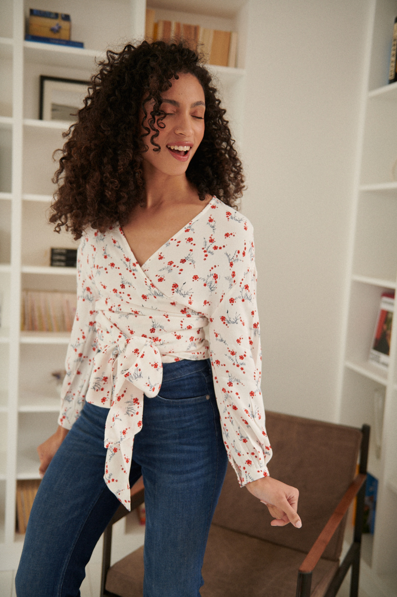 Mayorista NATHAEL - Blusa cruzada con estampado floral
