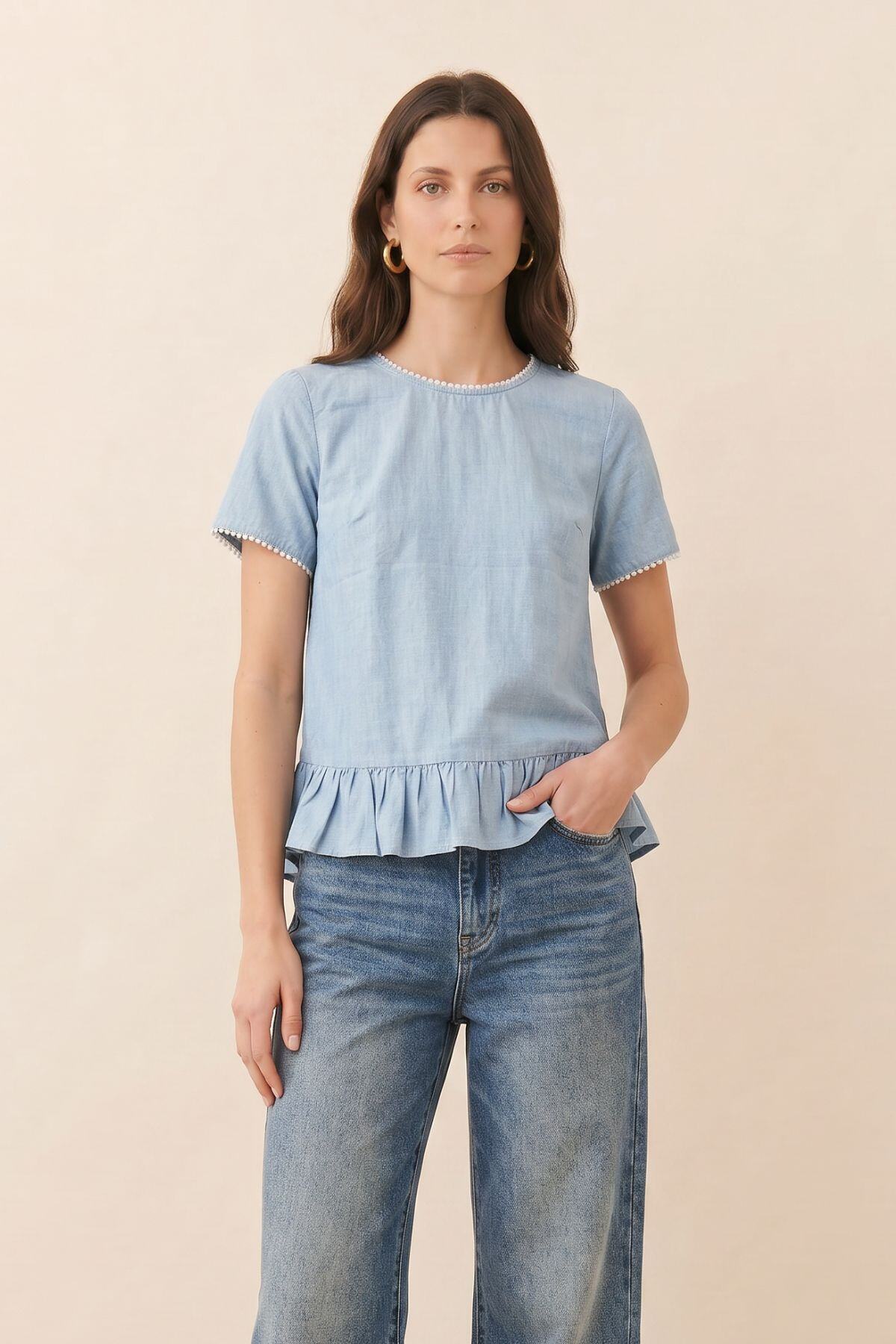 Grossiste NATHAEL - Blouse en chambray boutonnée au dos