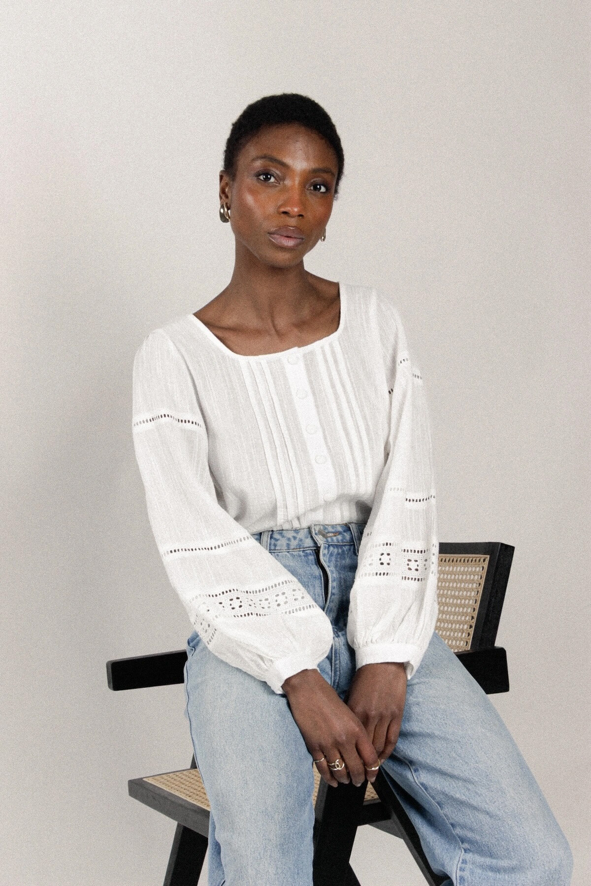 Grossiste NATHAEL - Blouse fluide manches longues à col carré