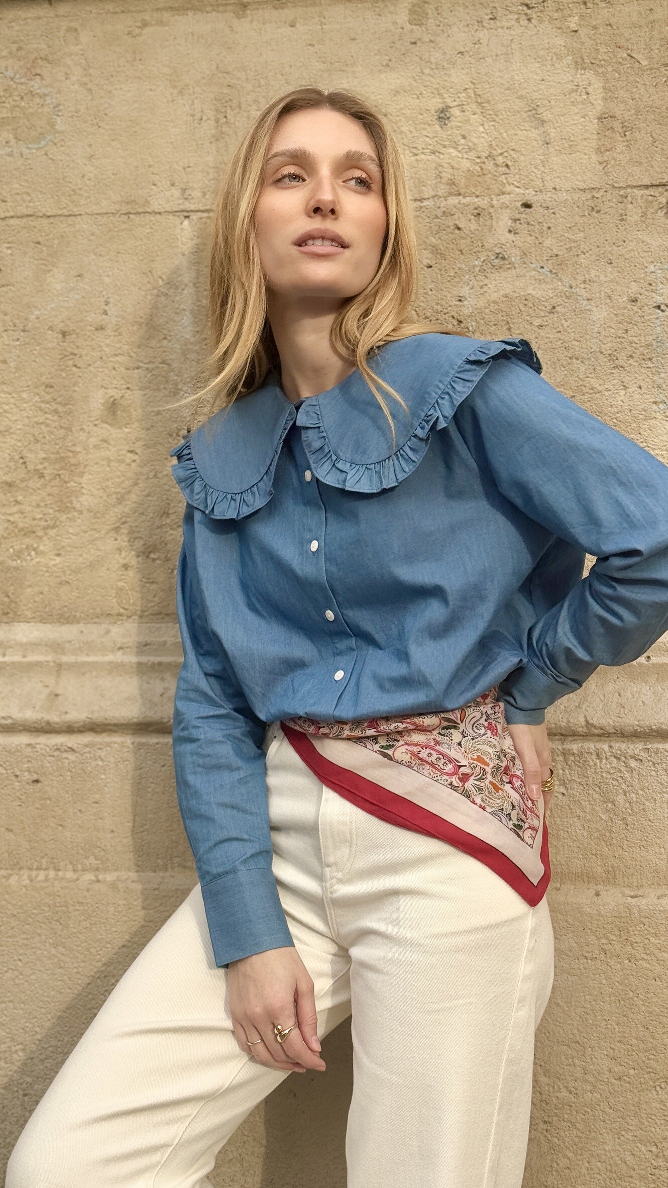 Mayorista NATHAEL - Blusa de Chambray con Cuello Peter Pan Volante