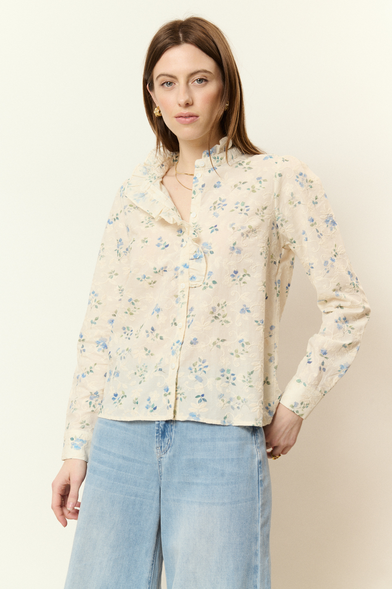 Mayorista NATHAEL - Camisa de Algodón Estampada y Bordada con Cuello Volante