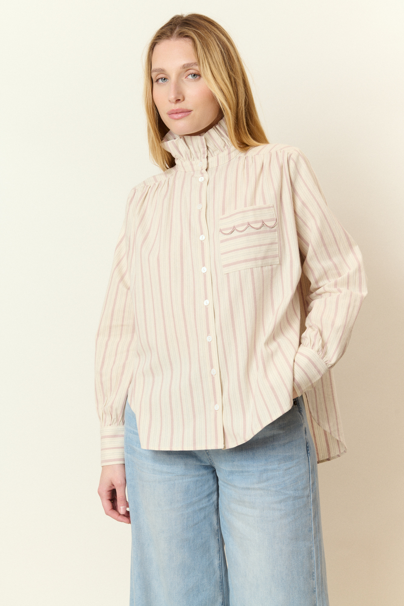 Mayorista NATHAEL - Camisa de Algodón a Rayas con Cuello Victoriano