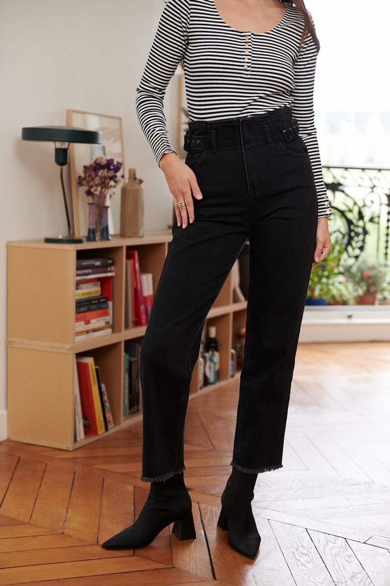Grossiste NATHAEL - Jeans droit avec sangles à la taille
